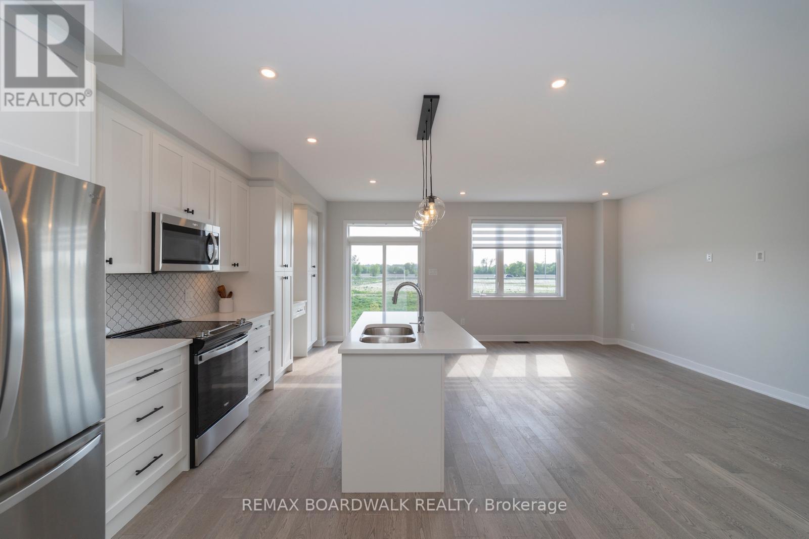 128 Main Halyard Lane, Ottawa, Ontario  K2J 7B6 - Photo 4 - X14111040