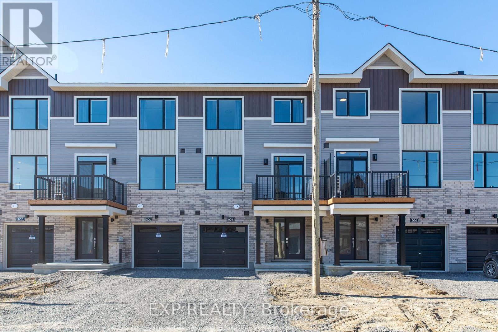 659 Moonglade Crescent, Ottawa, Ontario  K2J 7N2 - Photo 2 - X14111122