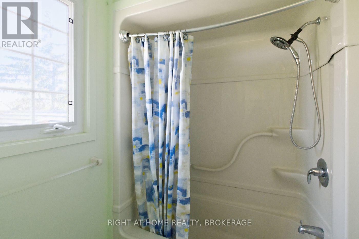 7060 Garner Road, Niagara Falls, Ontario  L2E 6S4 - Photo 12 - X14111046