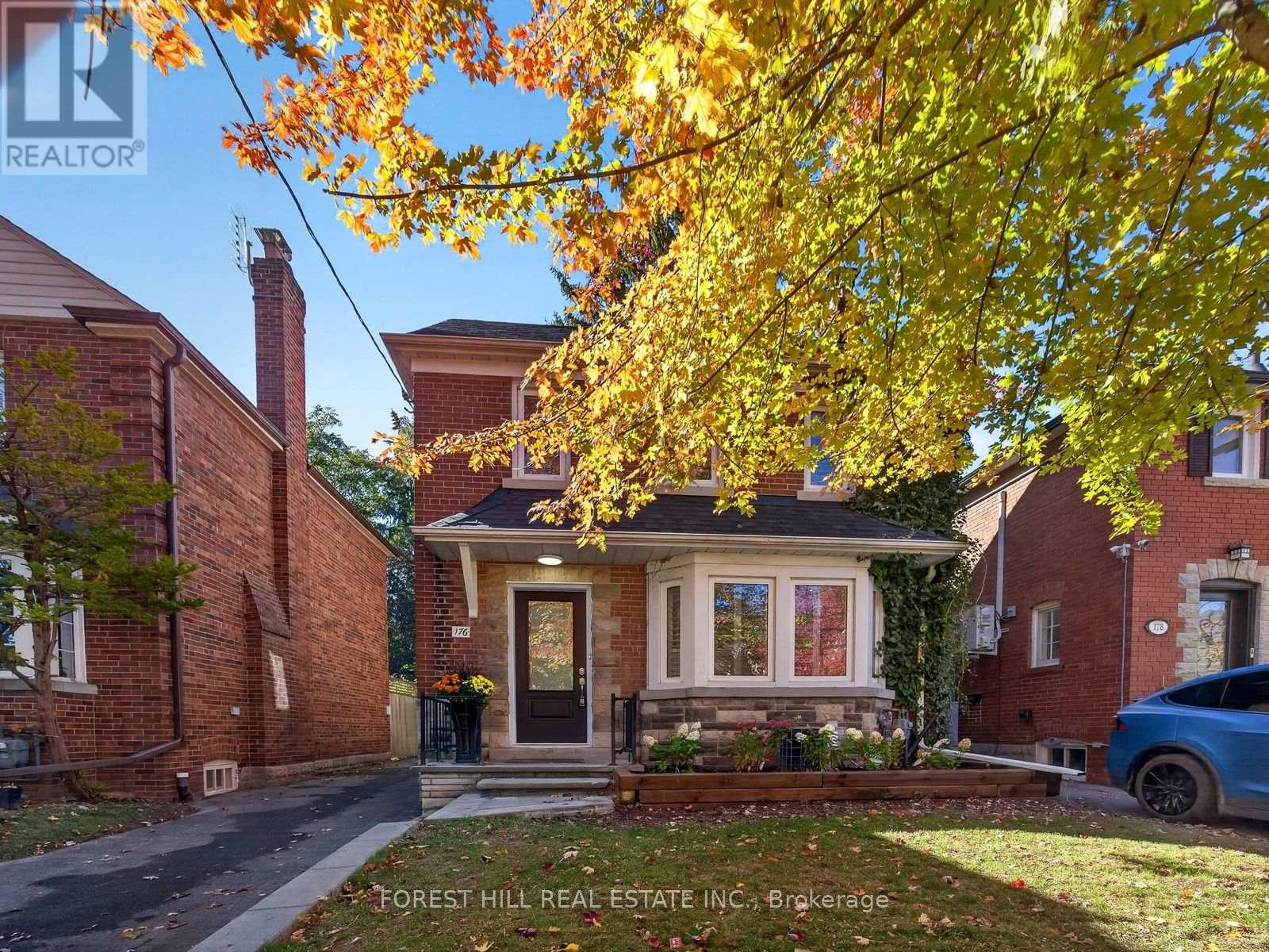 176 HANNA ROAD, Toronto, Ontario