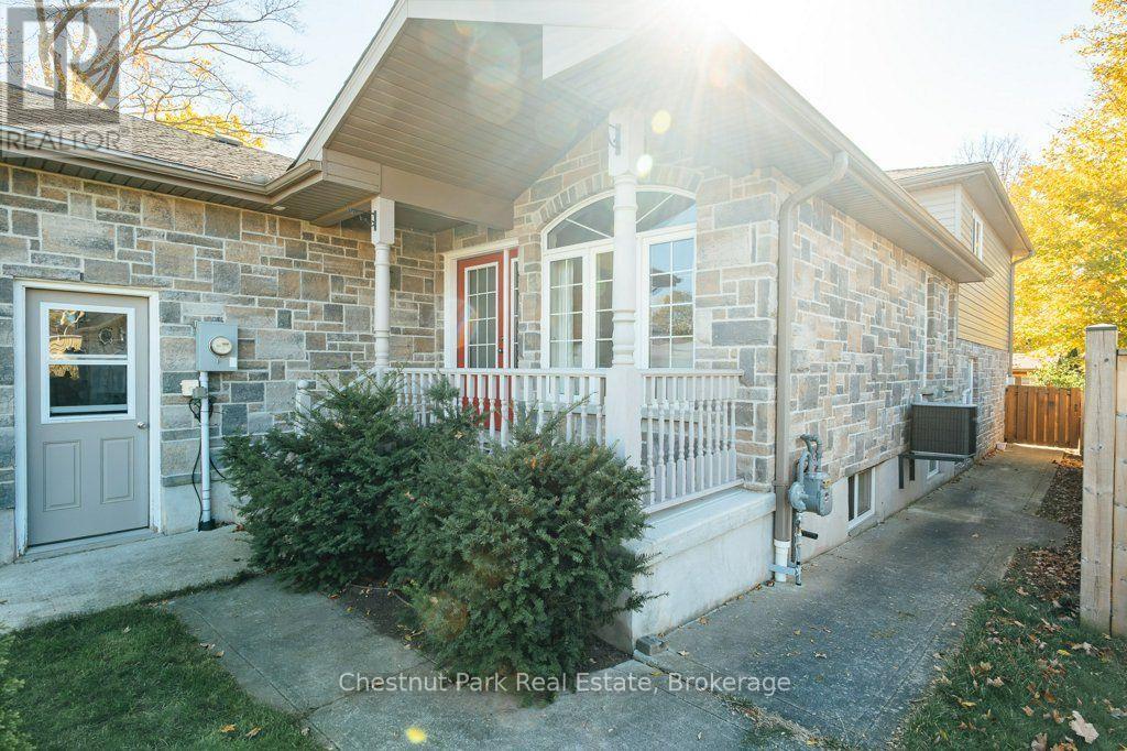 728 Elgin Street, Saugeen Shores, Ontario  N0H 2C4 - Photo 3 - X14111034