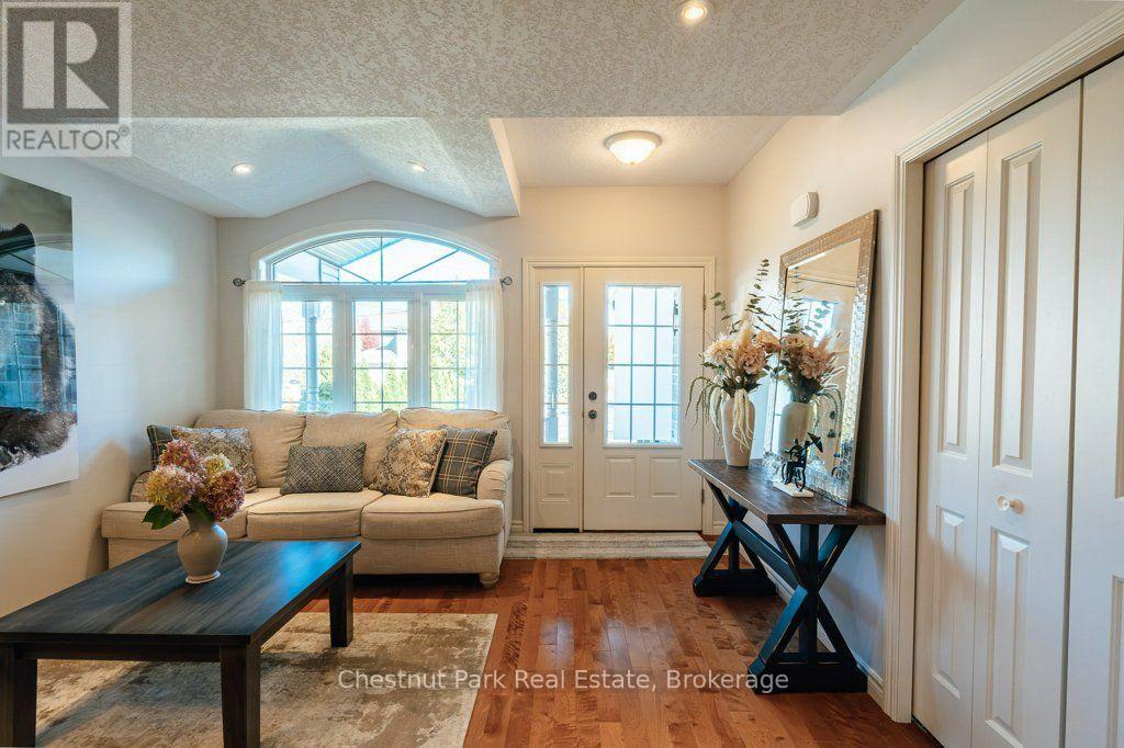 728 Elgin Street, Saugeen Shores, Ontario  N0H 2C4 - Photo 4 - X14111034
