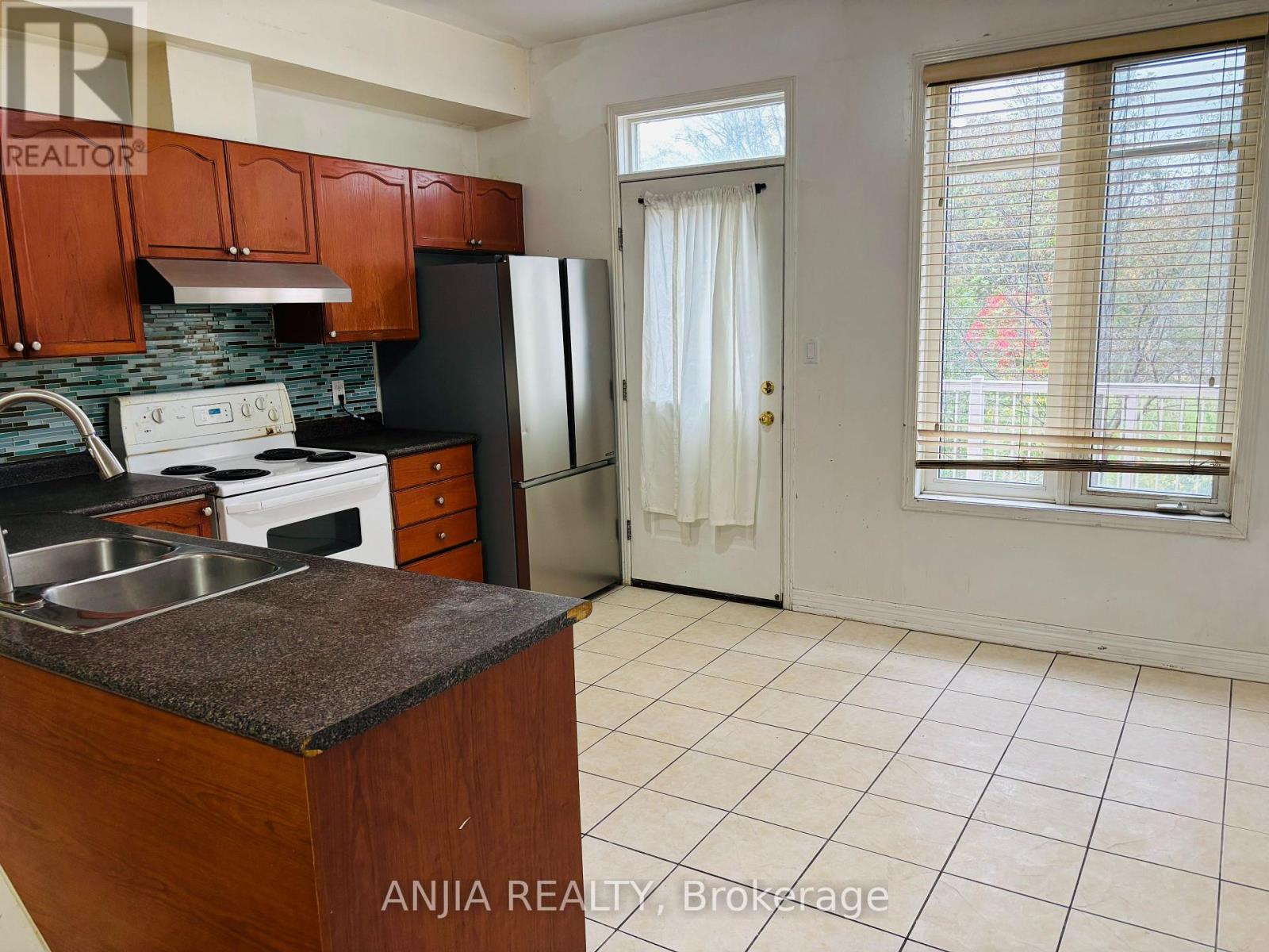 40 - 901 Kennedy Road, Toronto, Ontario  M1K 2E9 - Photo 4 - E14111052