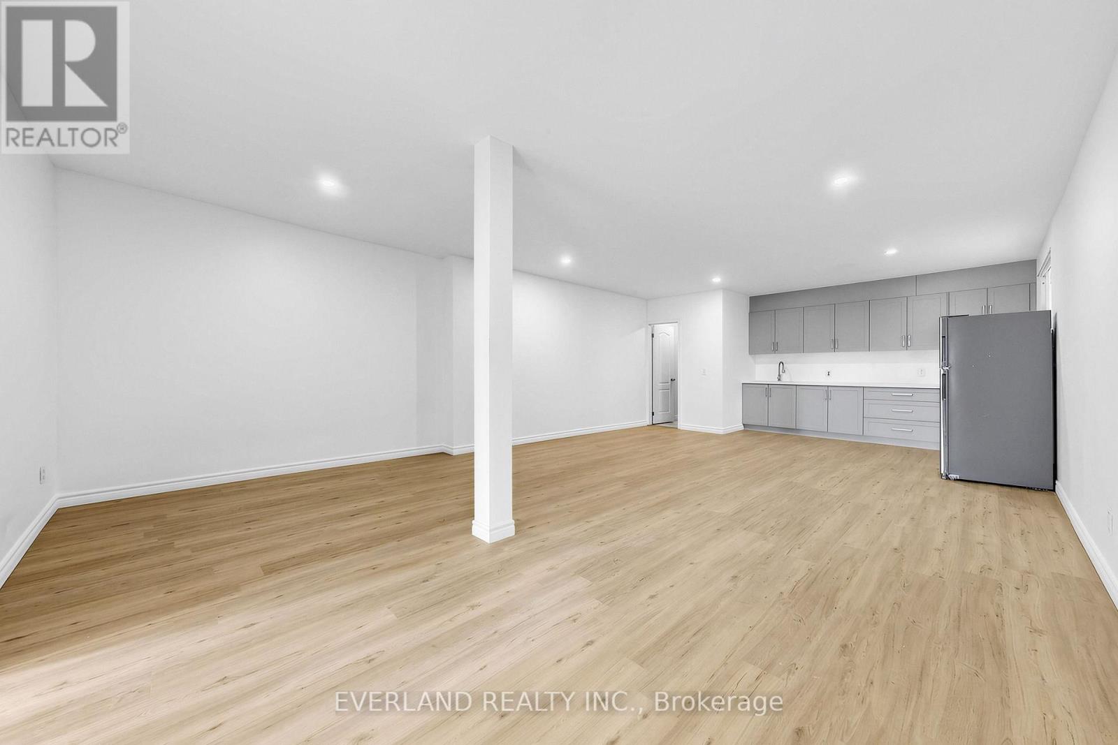 A - 20 King Street E, Oshawa, Ontario  L1G 4Y5 - Photo 2 - E14111236