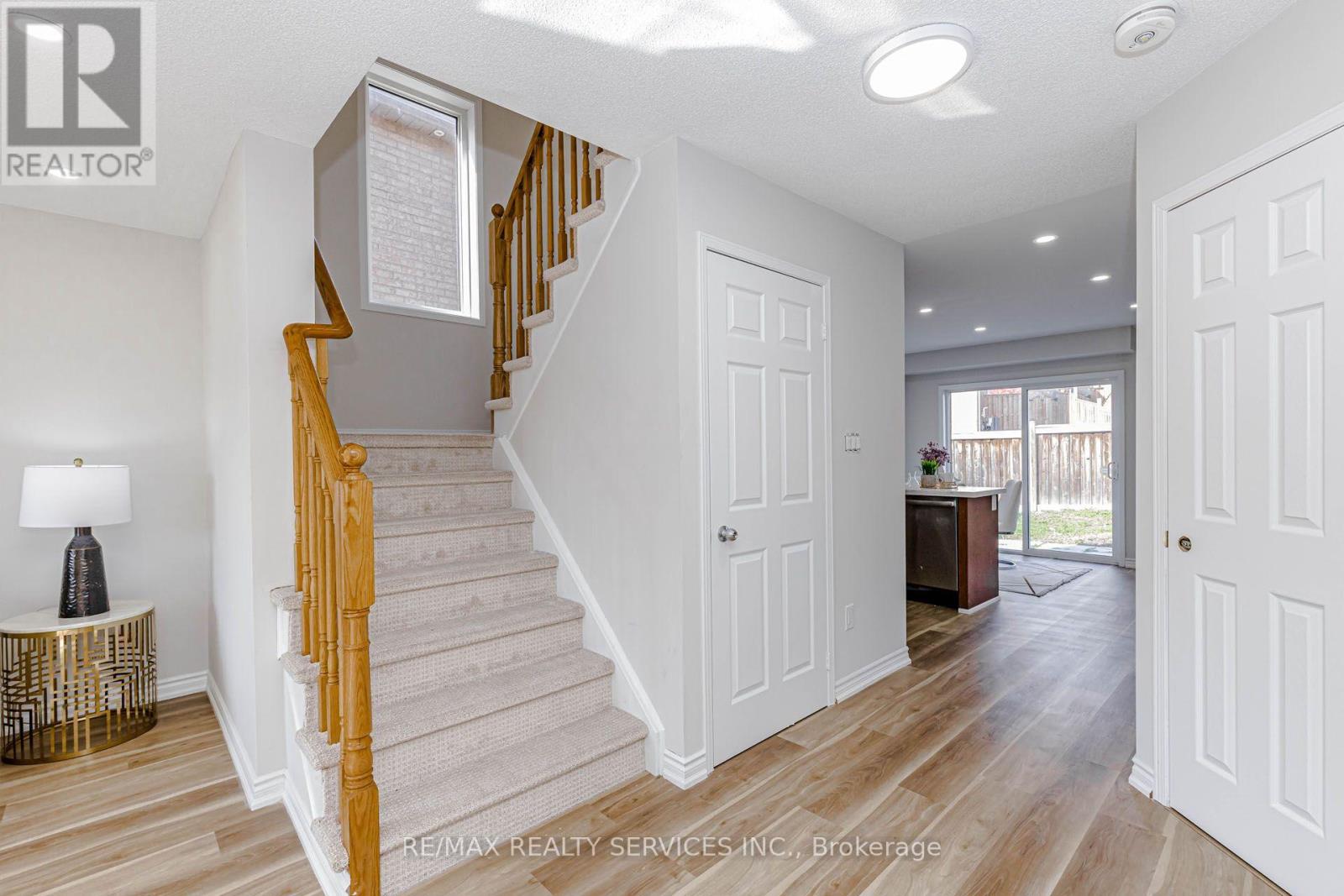37 Skelton Crescent, Ajax (Central East), Ontario  L1Z 1R4 - Photo 10 - E14111292