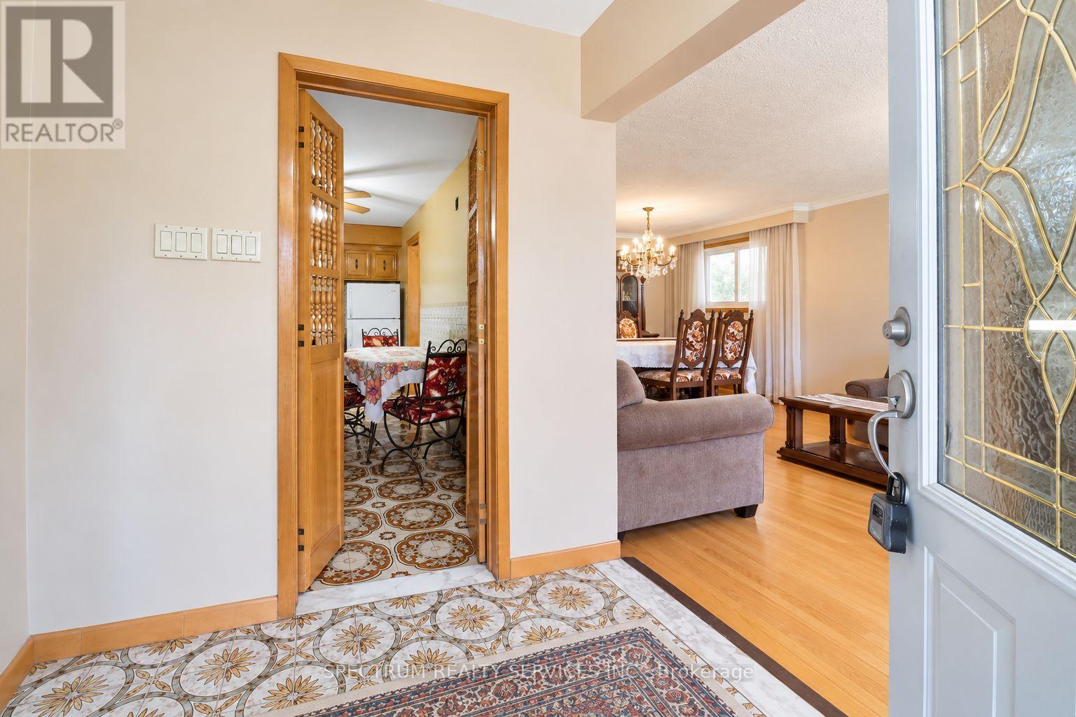 42 Berkham Road, Toronto, Ontario  M1H 2T4 - Photo 3 - E14108866