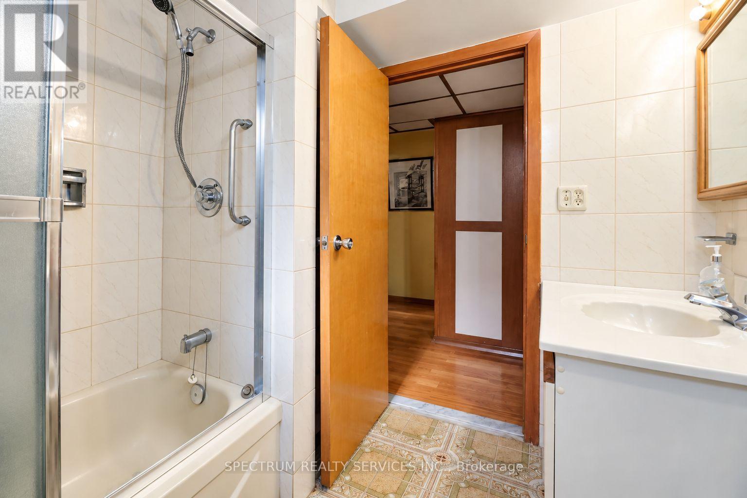 42 Berkham Road, Toronto, Ontario  M1H 2T4 - Photo 25 - E14108866