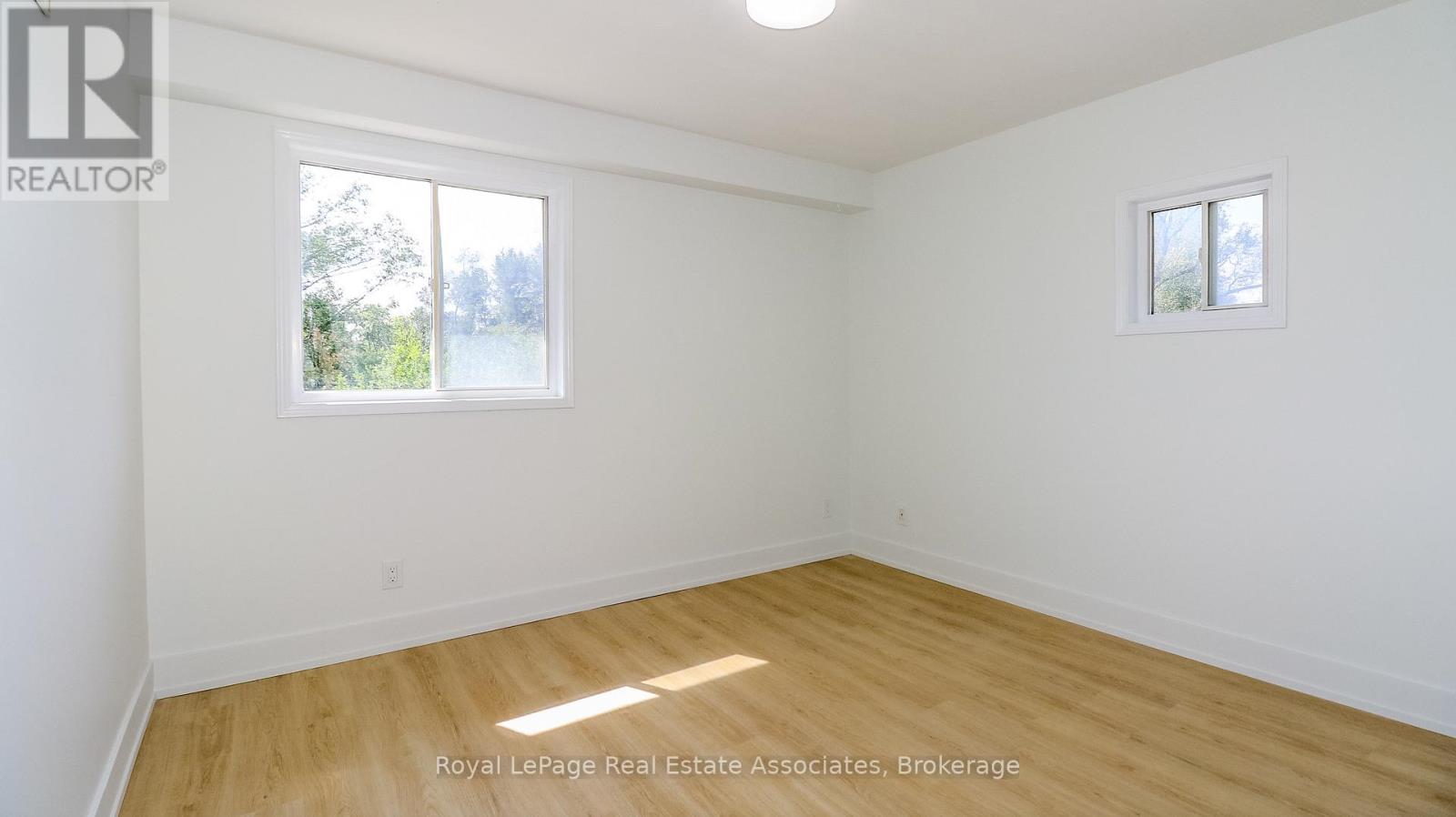 11 - 94 Sanford Street, Barrie, Ontario  L4N 3C5 - Photo 10 - S14111232