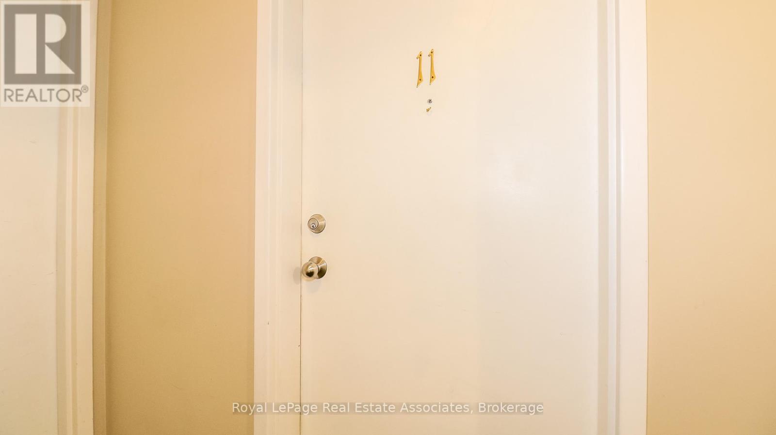 11 - 94 Sanford Street, Barrie, Ontario  L4N 3C5 - Photo 2 - S14111232
