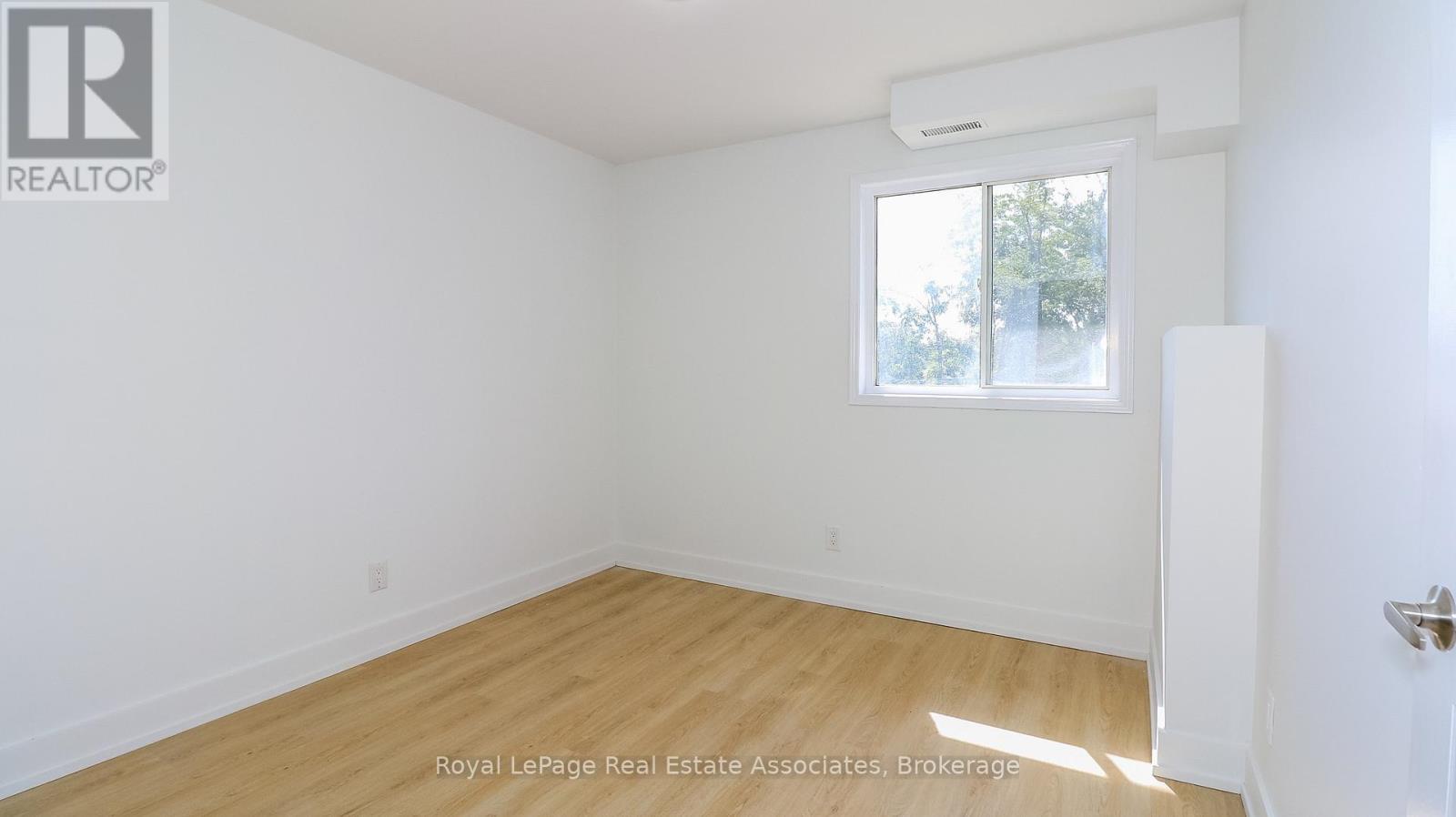 11 - 94 Sanford Street, Barrie, Ontario  L4N 3C5 - Photo 6 - S14111232
