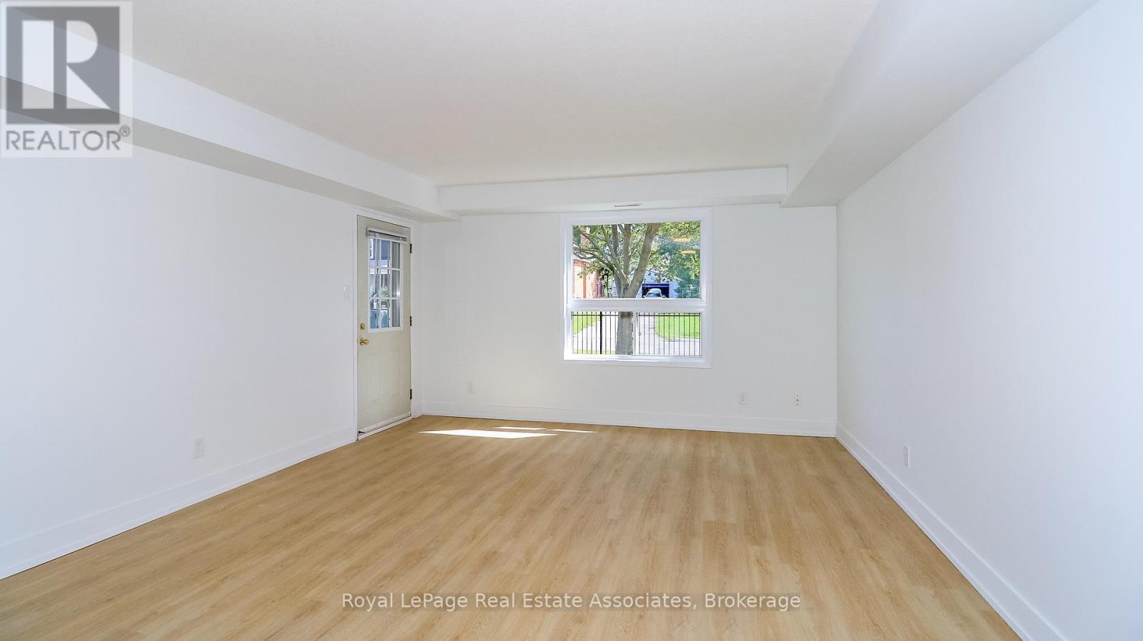 2 - 94 Sanford Street, Barrie, Ontario  L4N 3C5 - Photo 16 - S14111242