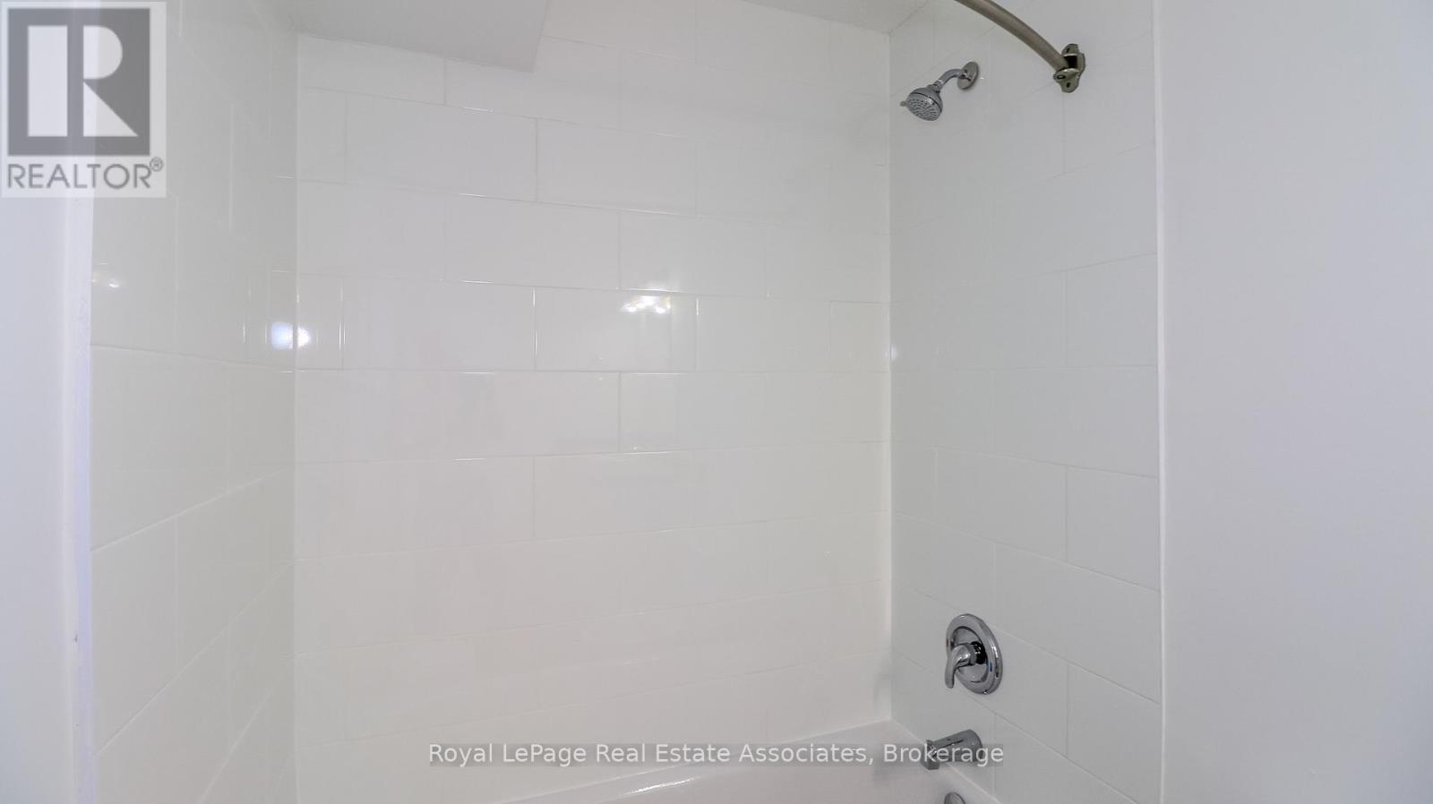 2 - 94 Sanford Street, Barrie, Ontario  L4N 3C5 - Photo 5 - S14111242