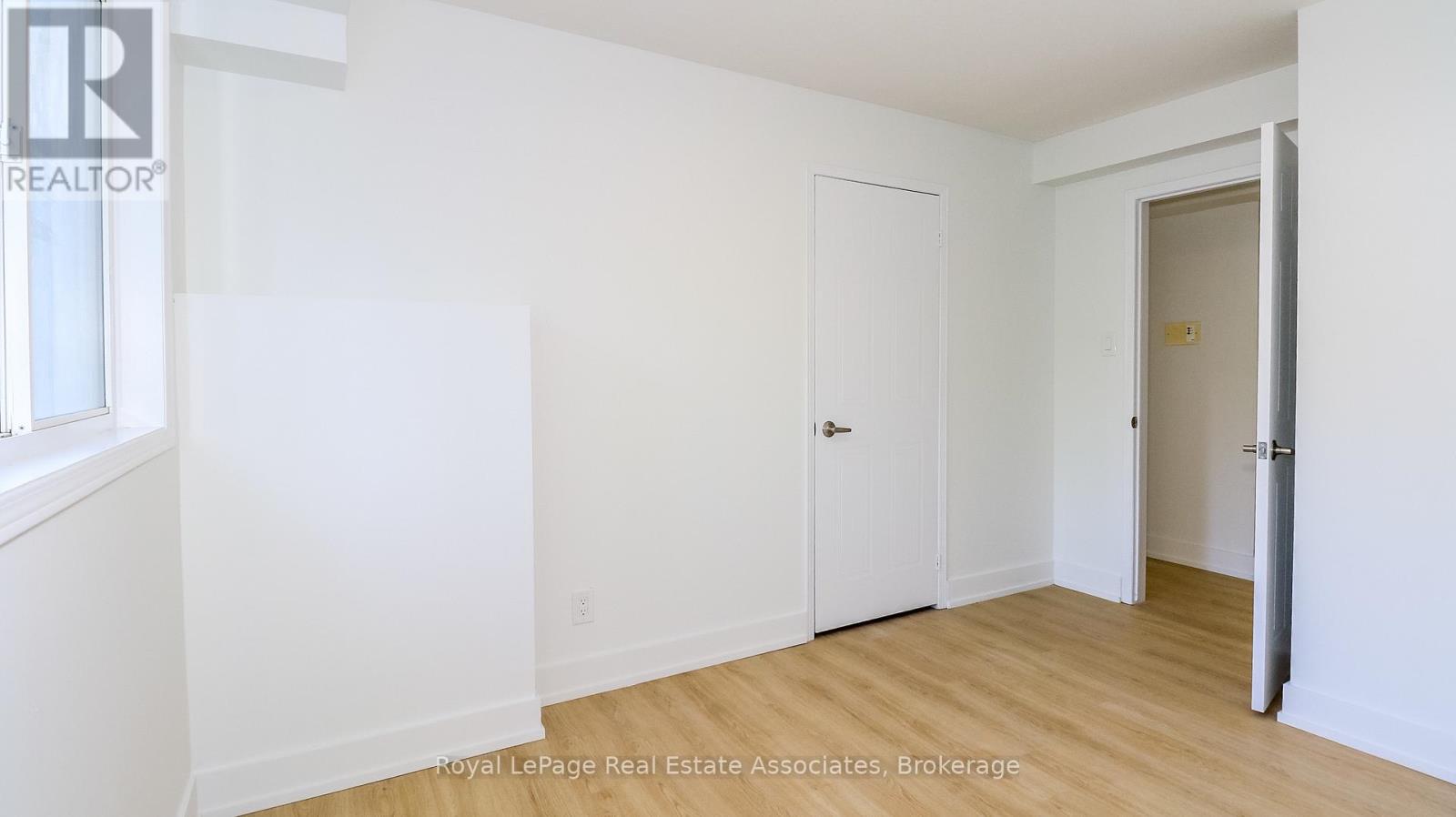 2 - 94 Sanford Street, Barrie, Ontario  L4N 3C5 - Photo 7 - S14111242