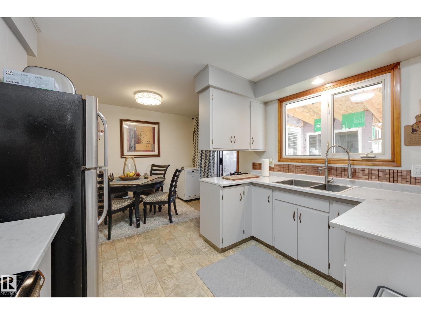 10541 153 St NW, Edmonton, Alberta  T5P 2C2 - Photo 11 - E4514014