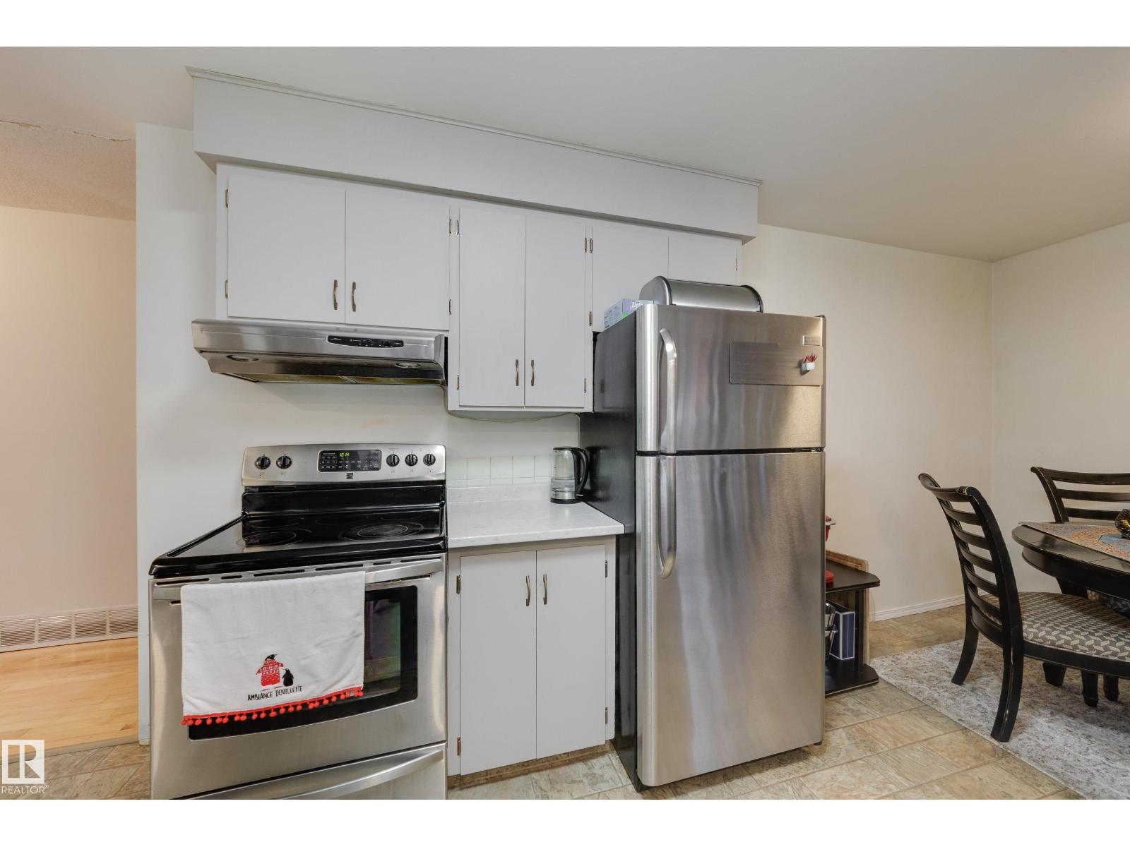 10541 153 St NW, Edmonton, Alberta  T5P 2C2 - Photo 13 - E4514014