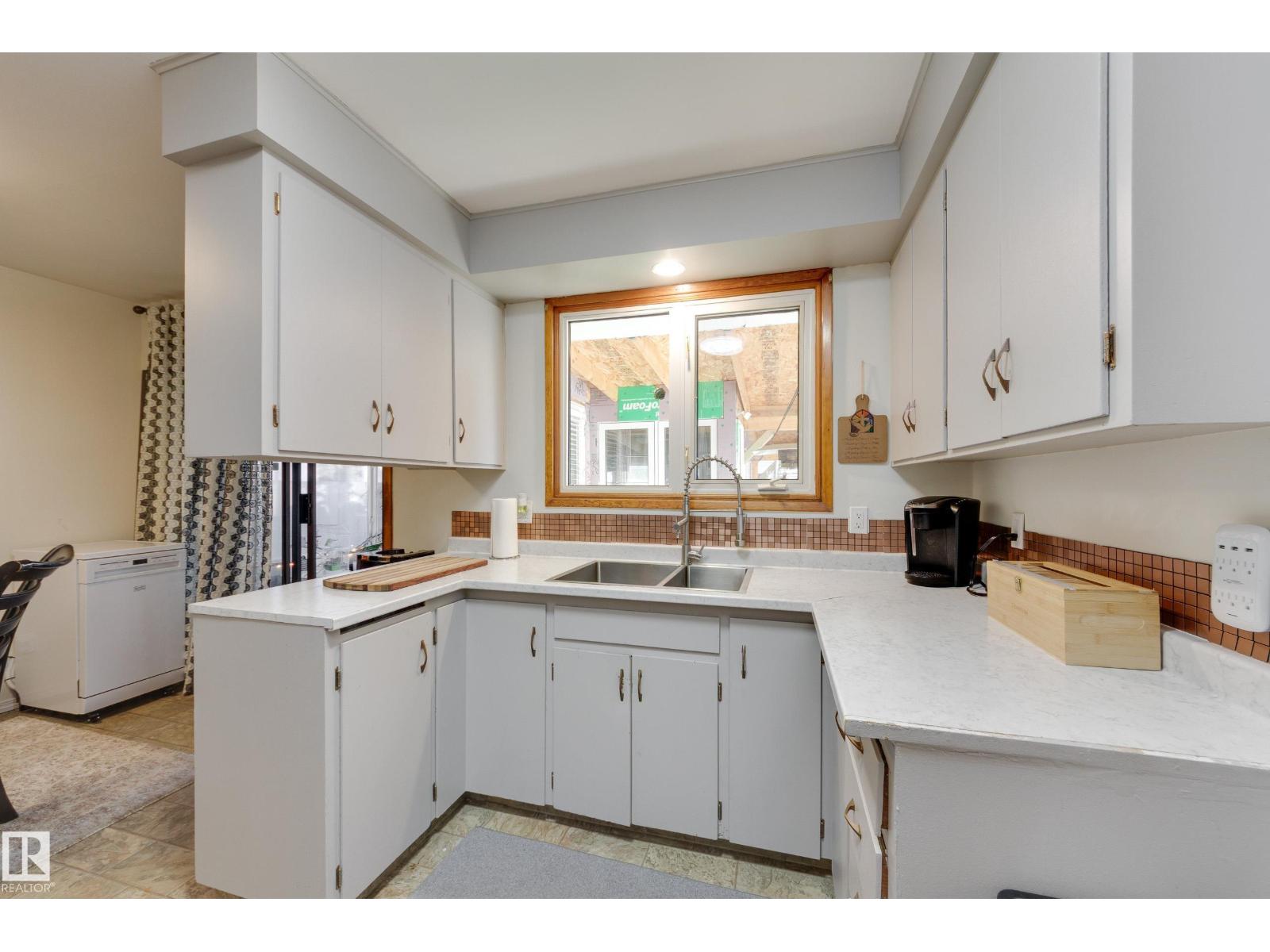 10541 153 St NW, Edmonton, Alberta  T5P 2C2 - Photo 12 - E4514014