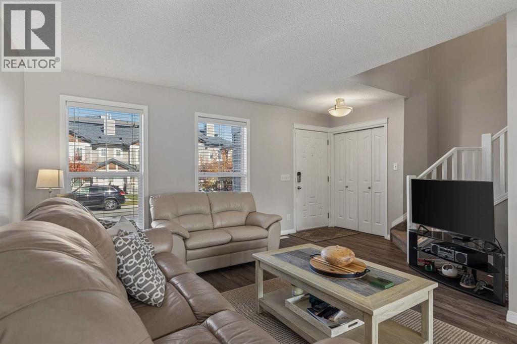 140 Prestwick Villas Se, Calgary, Alberta  T2Z 4S3 - Photo 5 - A2353839