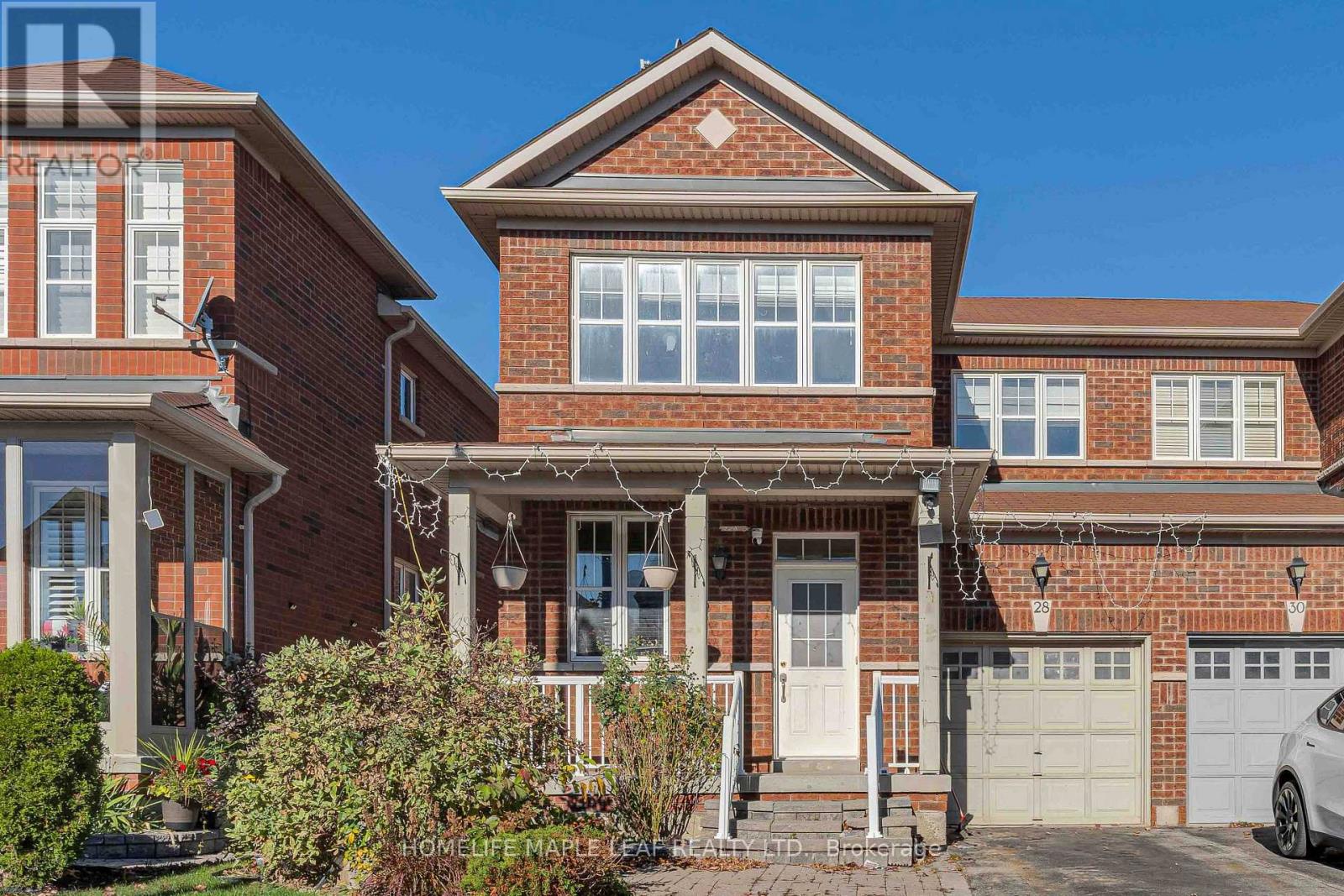 28 Vincent Street, Brampton, Ontario  L6R 0G8 - Photo 2 - W14111206