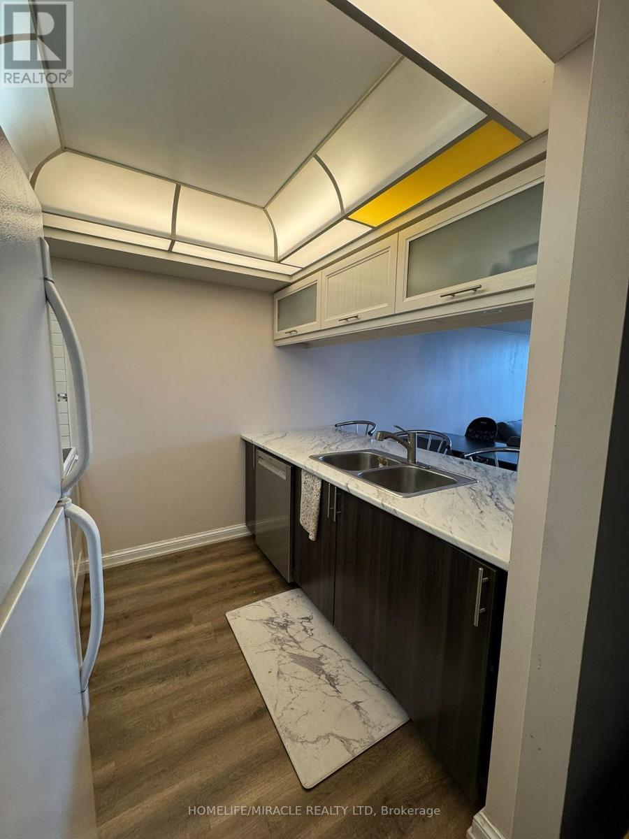406 - 24 Hanover Road, Brampton (Queen Street Corridor), Ontario  L6S 5K8 - Photo 6 - W14111276