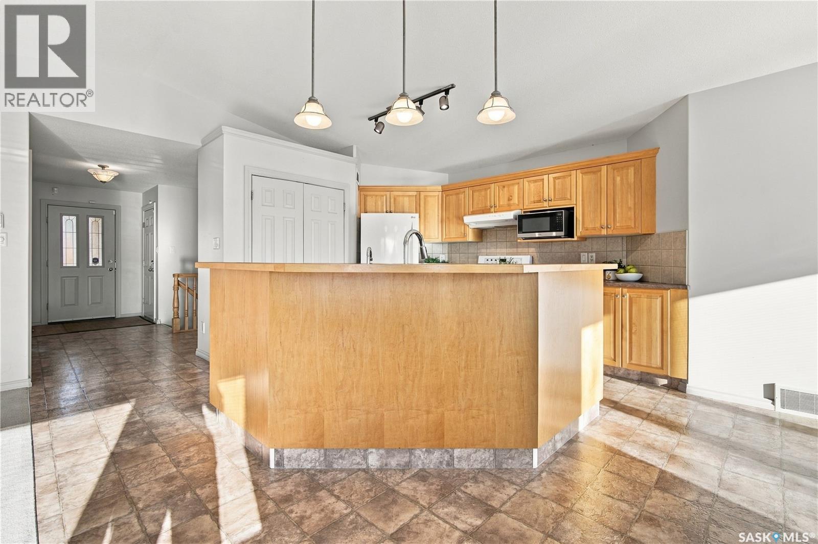 3144 Randall Road E, Regina, Saskatchewan  S4V 2Y9 - Photo 8 - SK051812