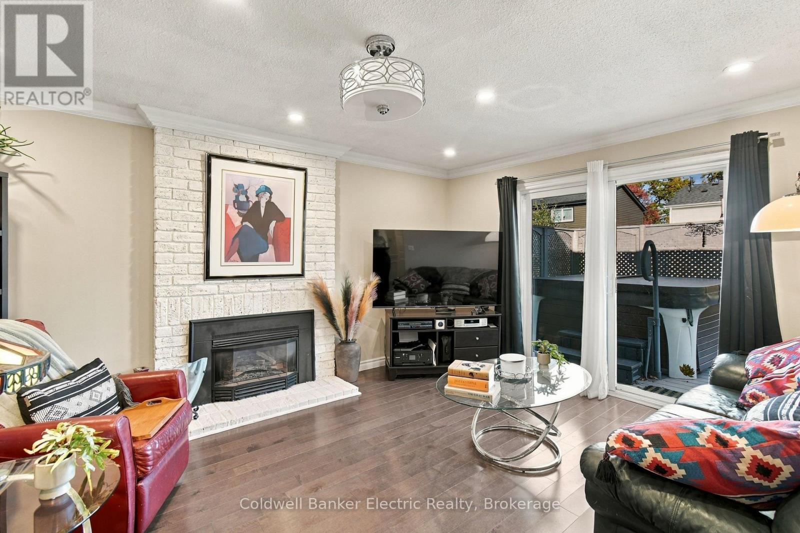 1007 Moorelands Crescent, Pickering, Ontario  L1W 3K3 - Photo 10 - E14092550