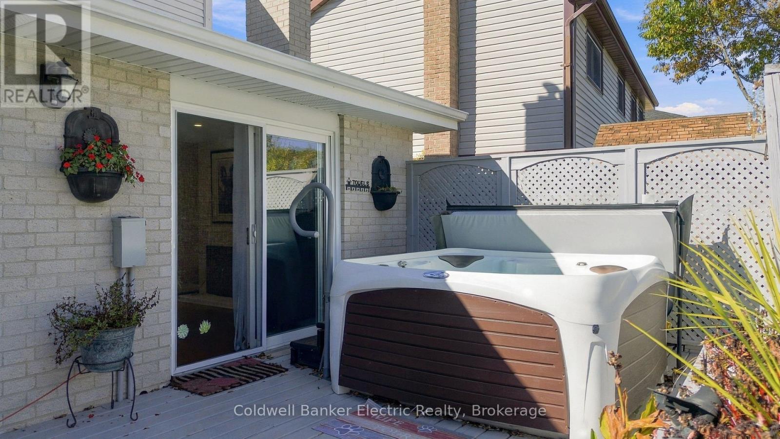1007 Moorelands Crescent, Pickering, Ontario  L1W 3K3 - Photo 42 - E14092550