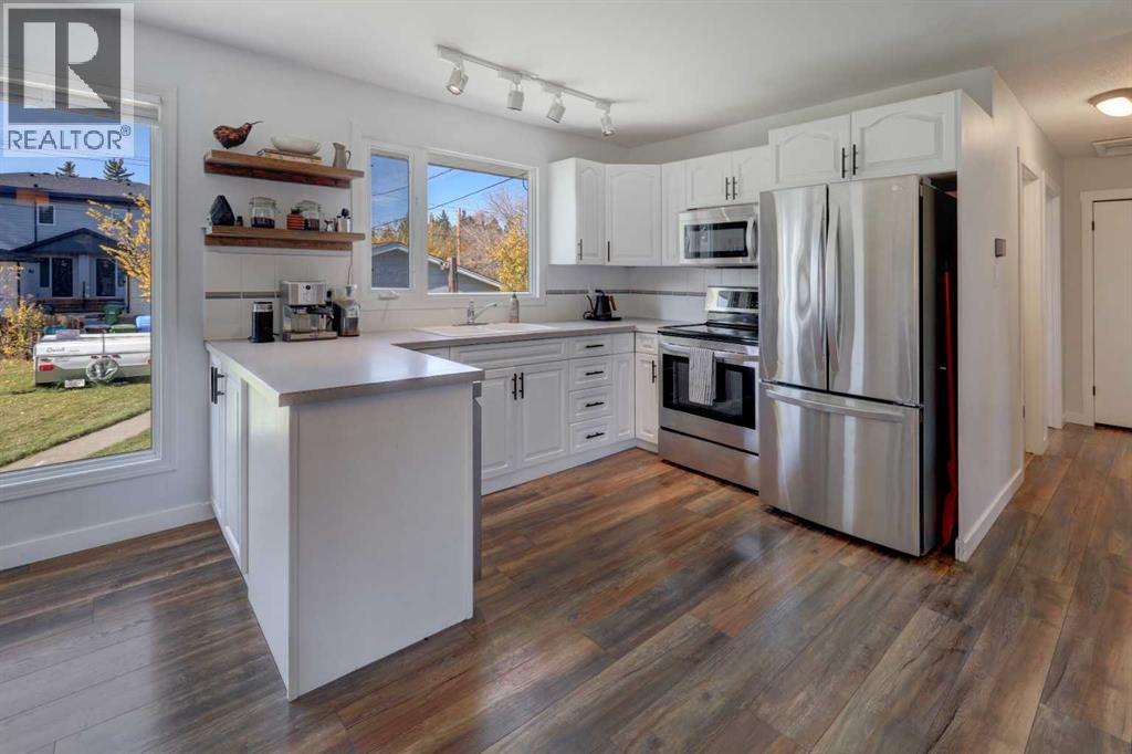 4827 Montana Drive Nw, Calgary, Alberta  T3B 1G3 - Photo 8 - A2350101