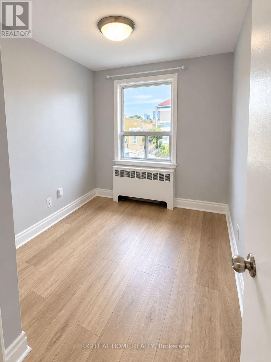 2nd Floor - 576 Davenport Road, Toronto, Ontario  M5R 1K9 - Photo 12 - C13882058