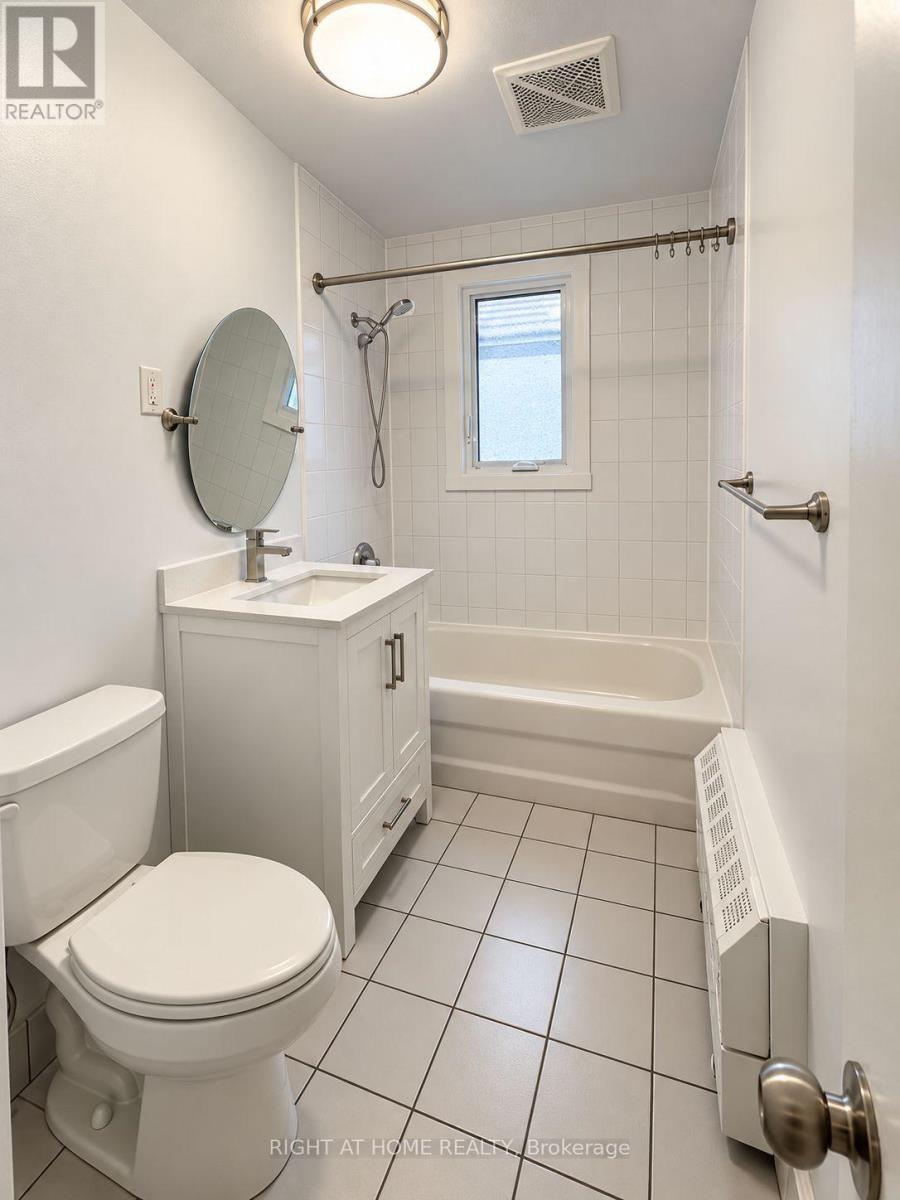 2nd Floor - 576 Davenport Road, Toronto, Ontario  M5R 1K9 - Photo 9 - C13882058