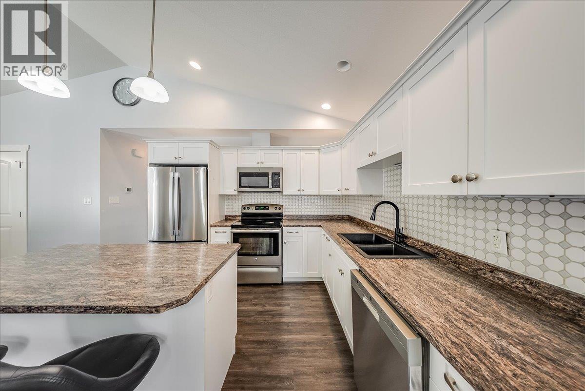 1835 First Street, Fruitvale, British Columbia V0G 1L0 - Photo 21 - 10404398