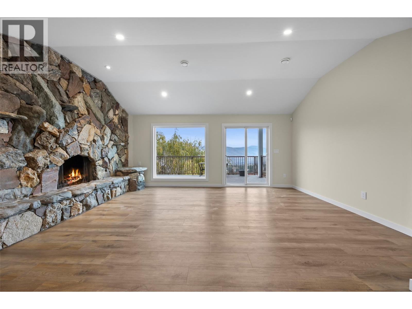 318 Gleneagles Drive