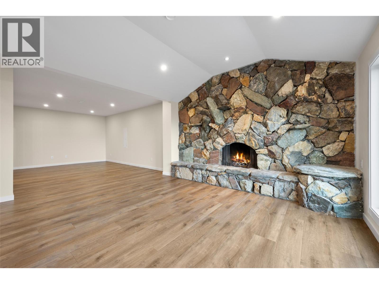 318 Gleneagles Drive