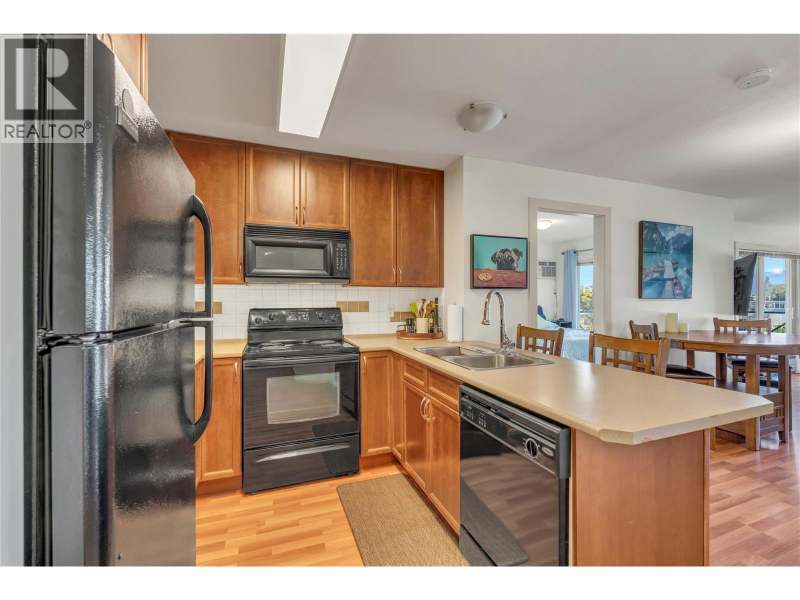 256 Hastings Avenue Unit# 312, Penticton, British Columbia  V2A 2V6 - Photo 4 - 10404046