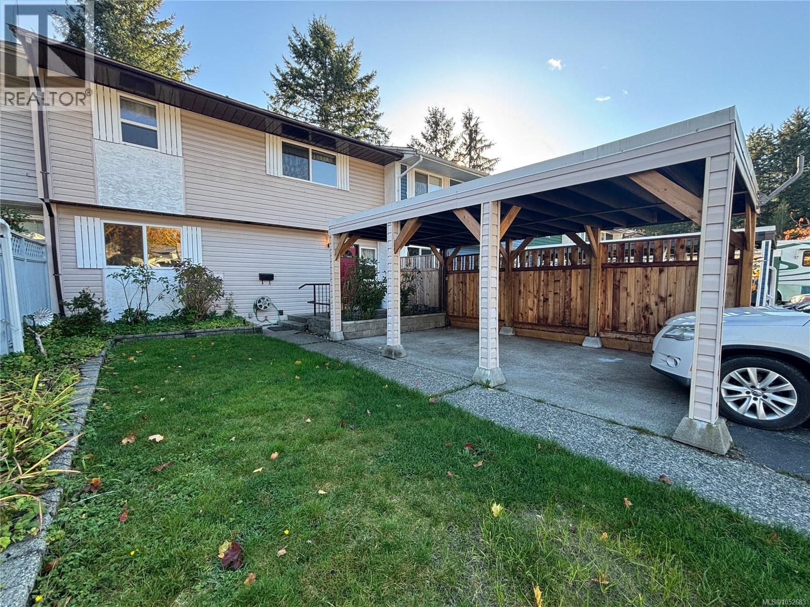 382 Chamiss Cres