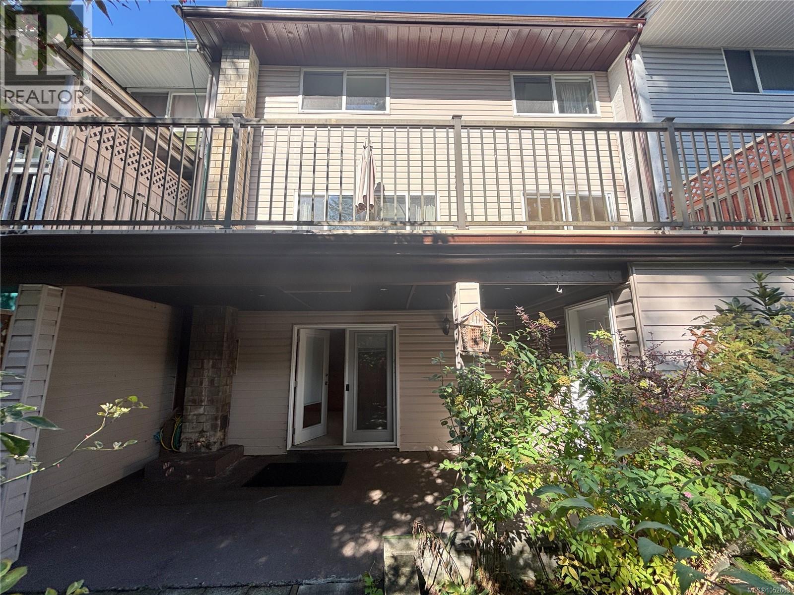 382 Chamiss Cres