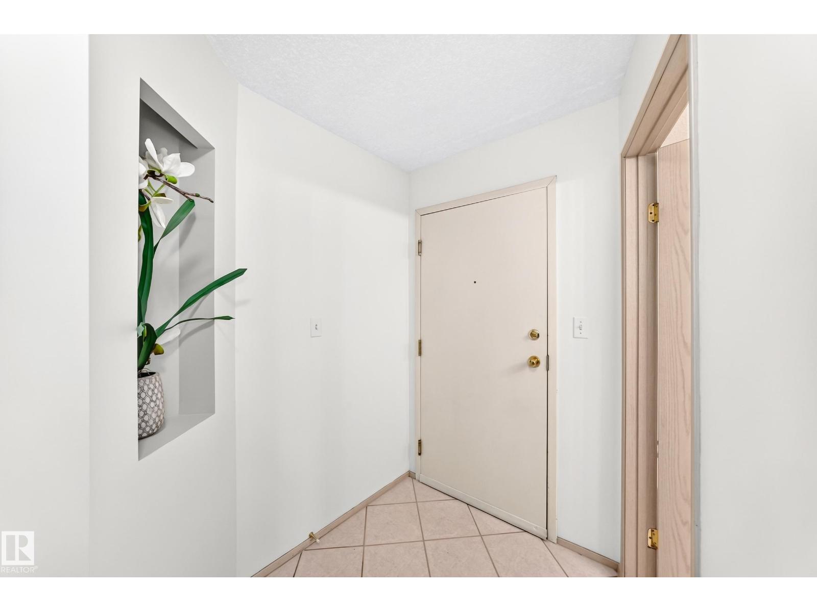 #201 4220 139 Av Nw, Edmonton, Alberta  T5Y 2Y2 - Photo 4 - E4513943