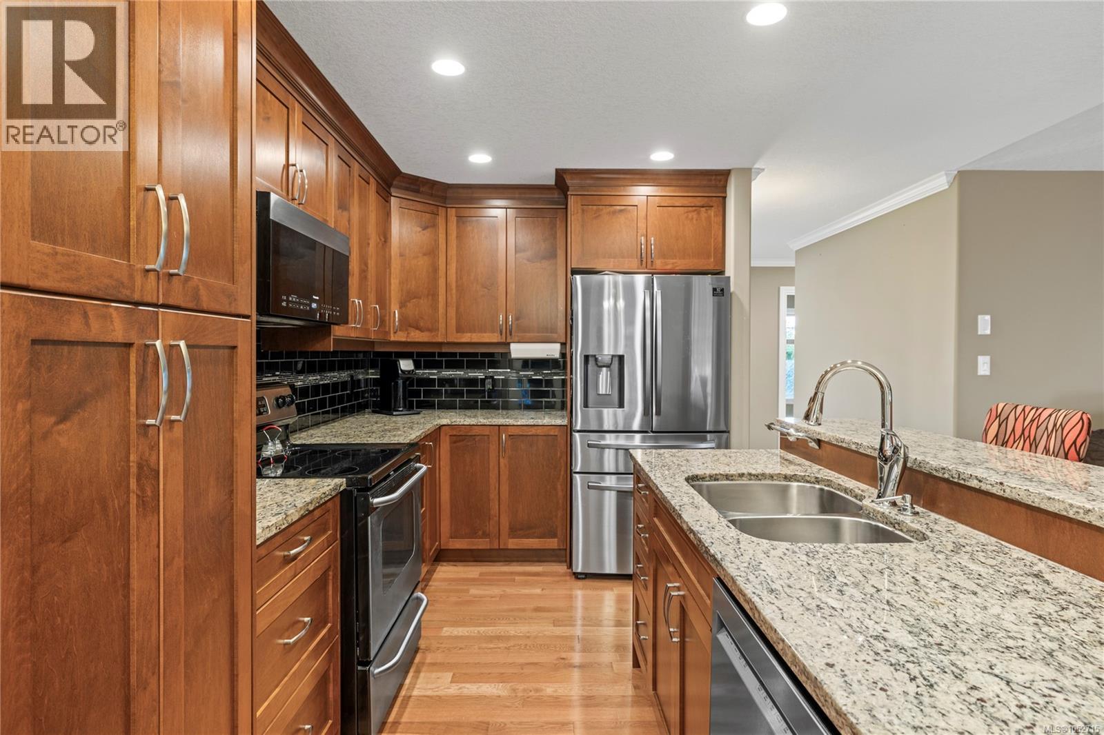315 Crabapple Cres