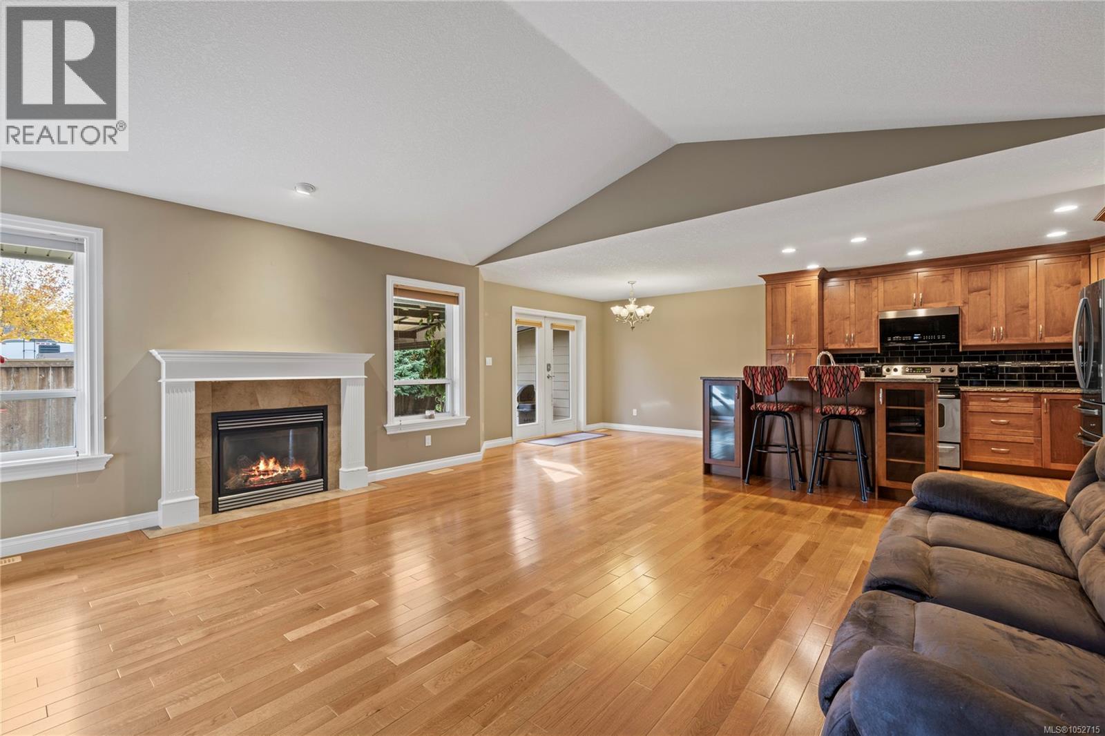 315 Crabapple Cres