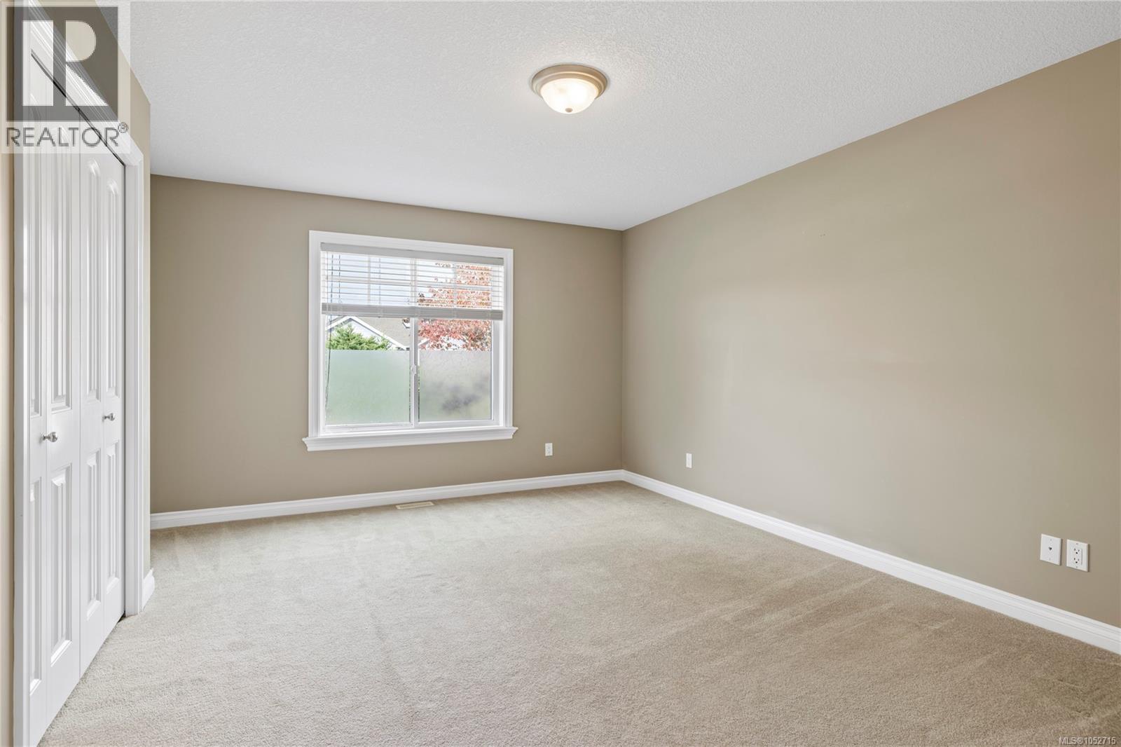 315 Crabapple Cres