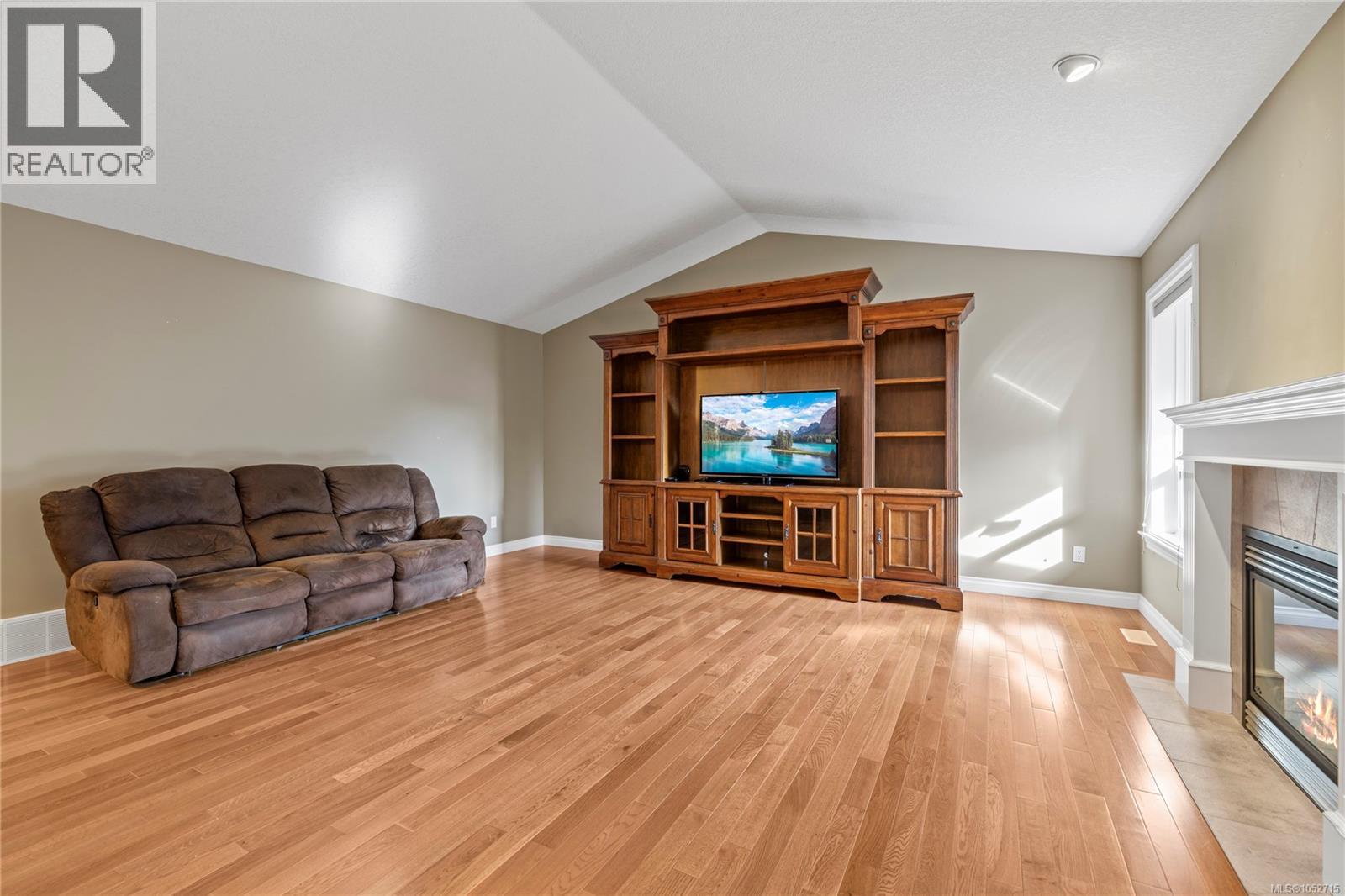 315 Crabapple Cres