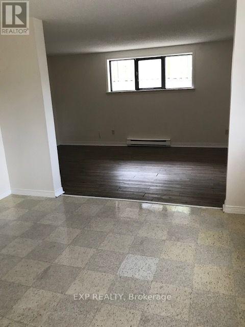 8 - 520 Bloor Street E, Oshawa, Ontario L1H 3N1 - Photo 5 - E14111376