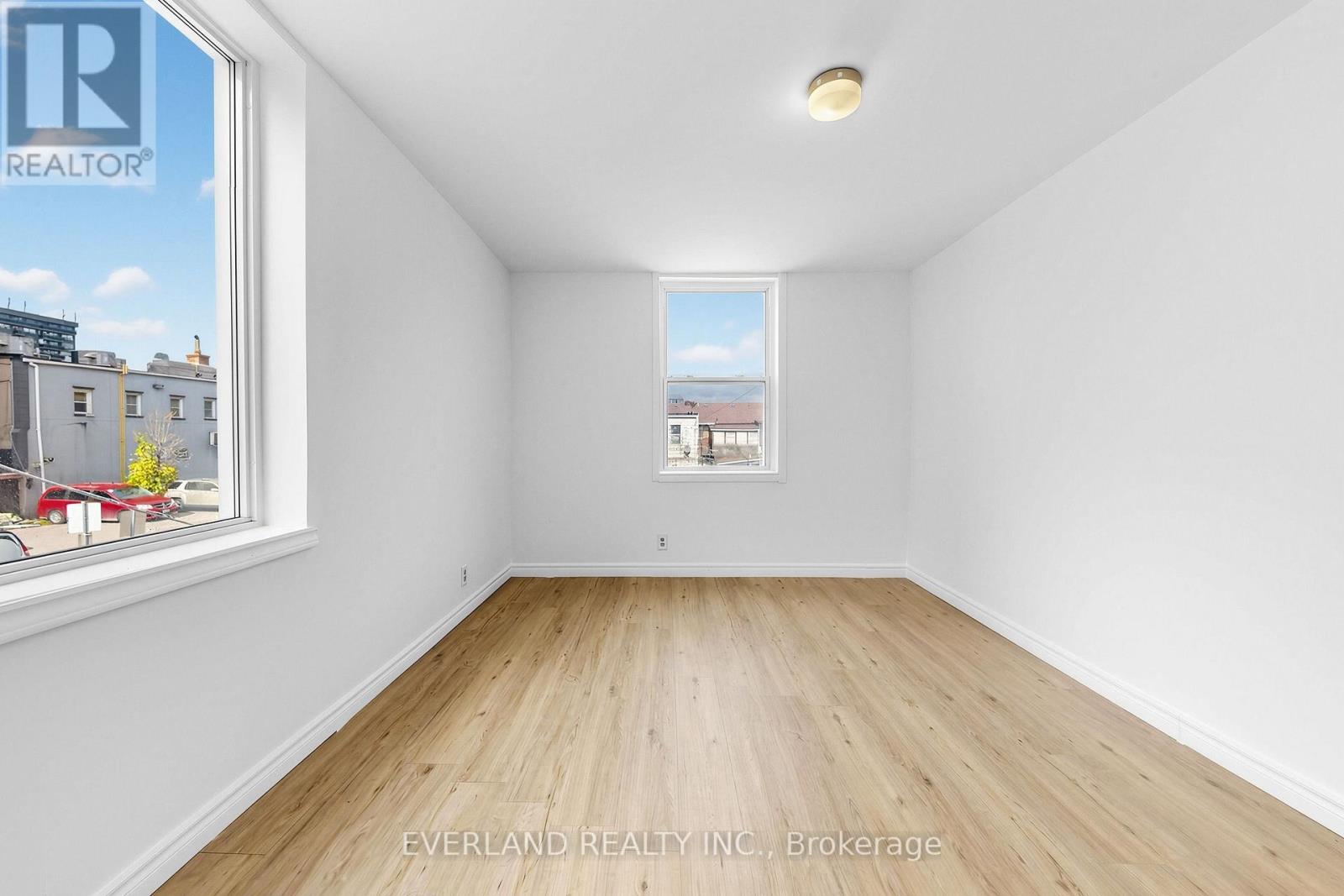 B - 20 King Street E, Oshawa (Central), Ontario  L1G 4Y5 - Photo 8 - E14111352