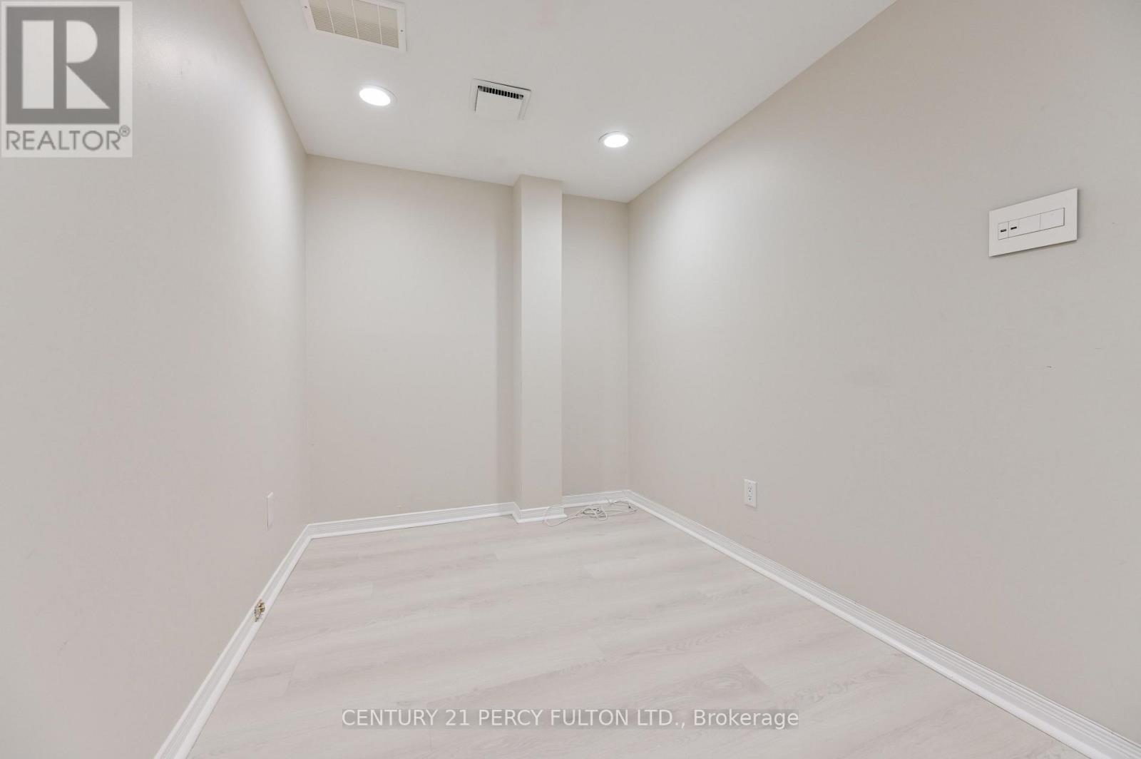 54 Chapel Park Square, Toronto (Steeles), Ontario  M1V 2S5 - Photo 17 - E14111356