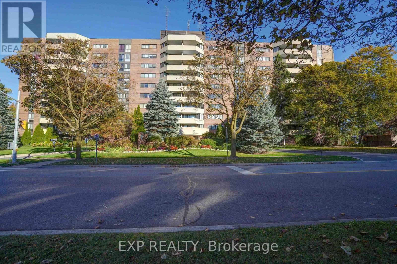706 - 40 Baif Boulevard, Richmond Hill (North Richvale), Ontario  L4C 5M9 - Photo 2 - N14111314