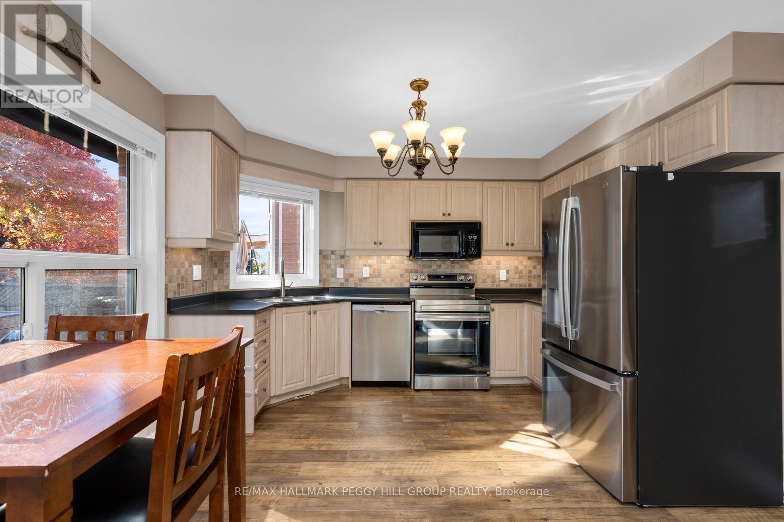 95 Madelaine Drive, Barrie (Painswick South), Ontario  L4N 9T2 - Photo 5 - S14111434