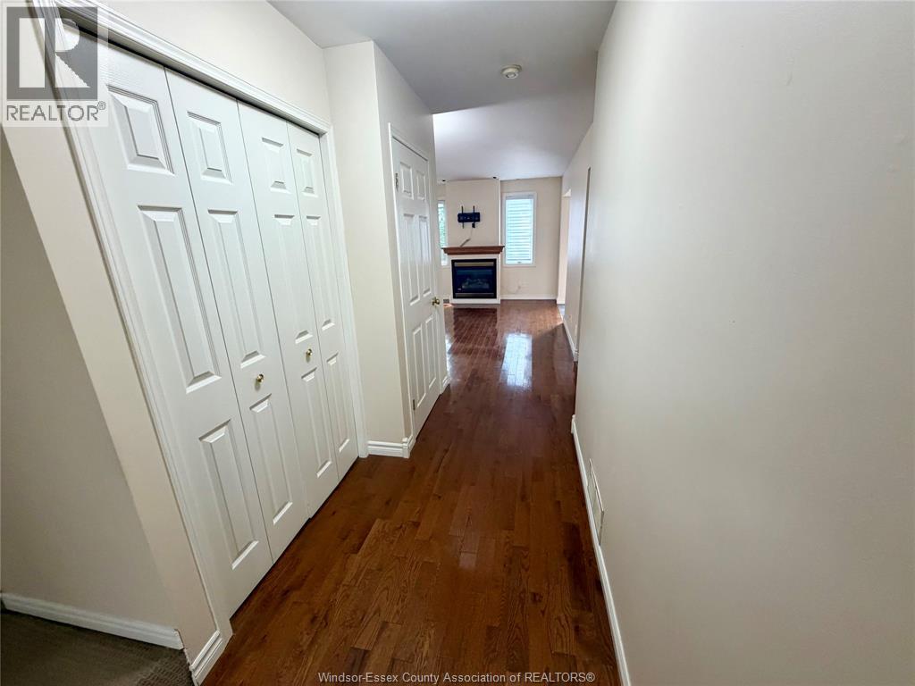 1484 Border, Tecumseh, Ontario  N8N 4Y8 - Photo 4 - 26026108