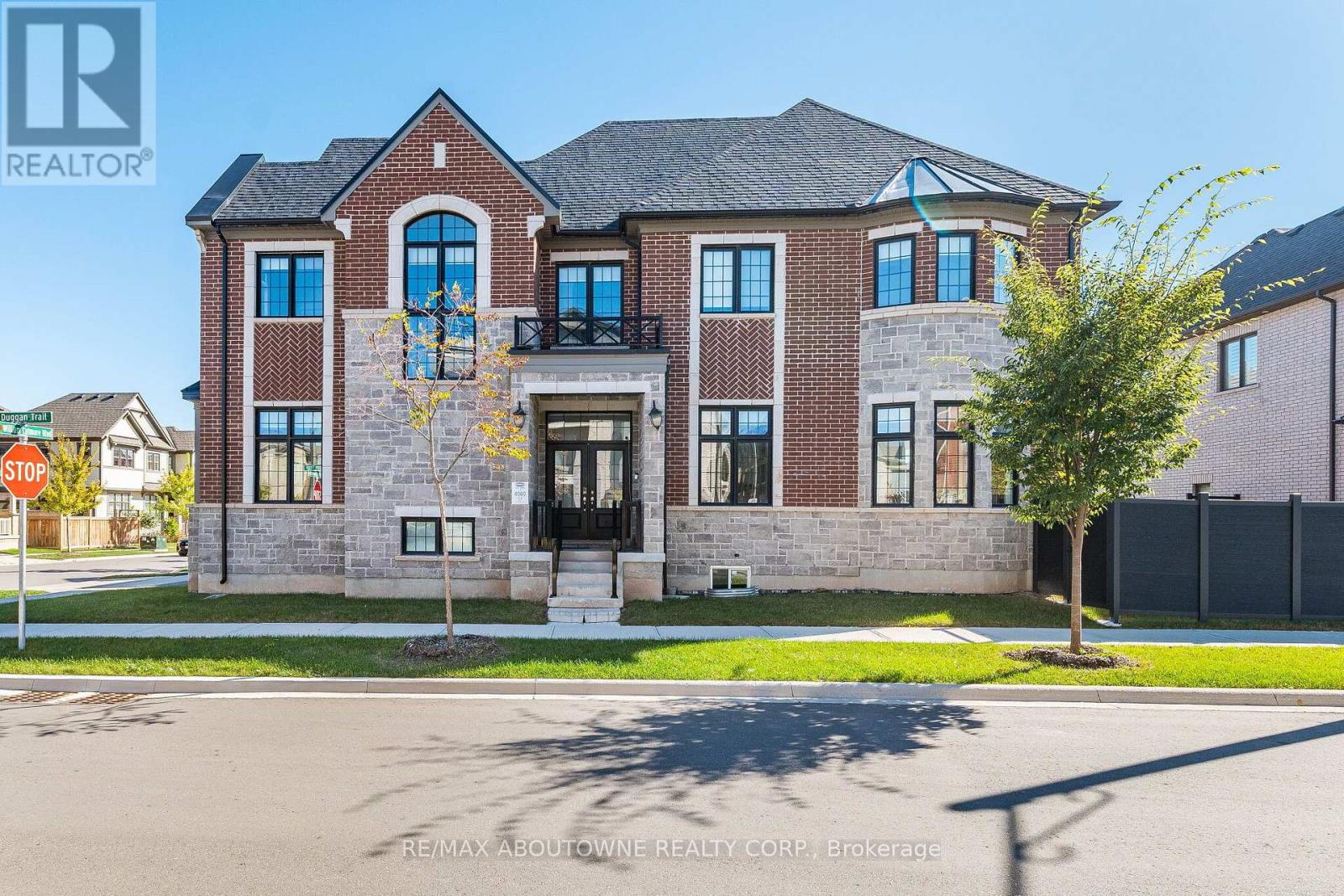 3002 DUGGAN TRAIL, Oakville, Ontario