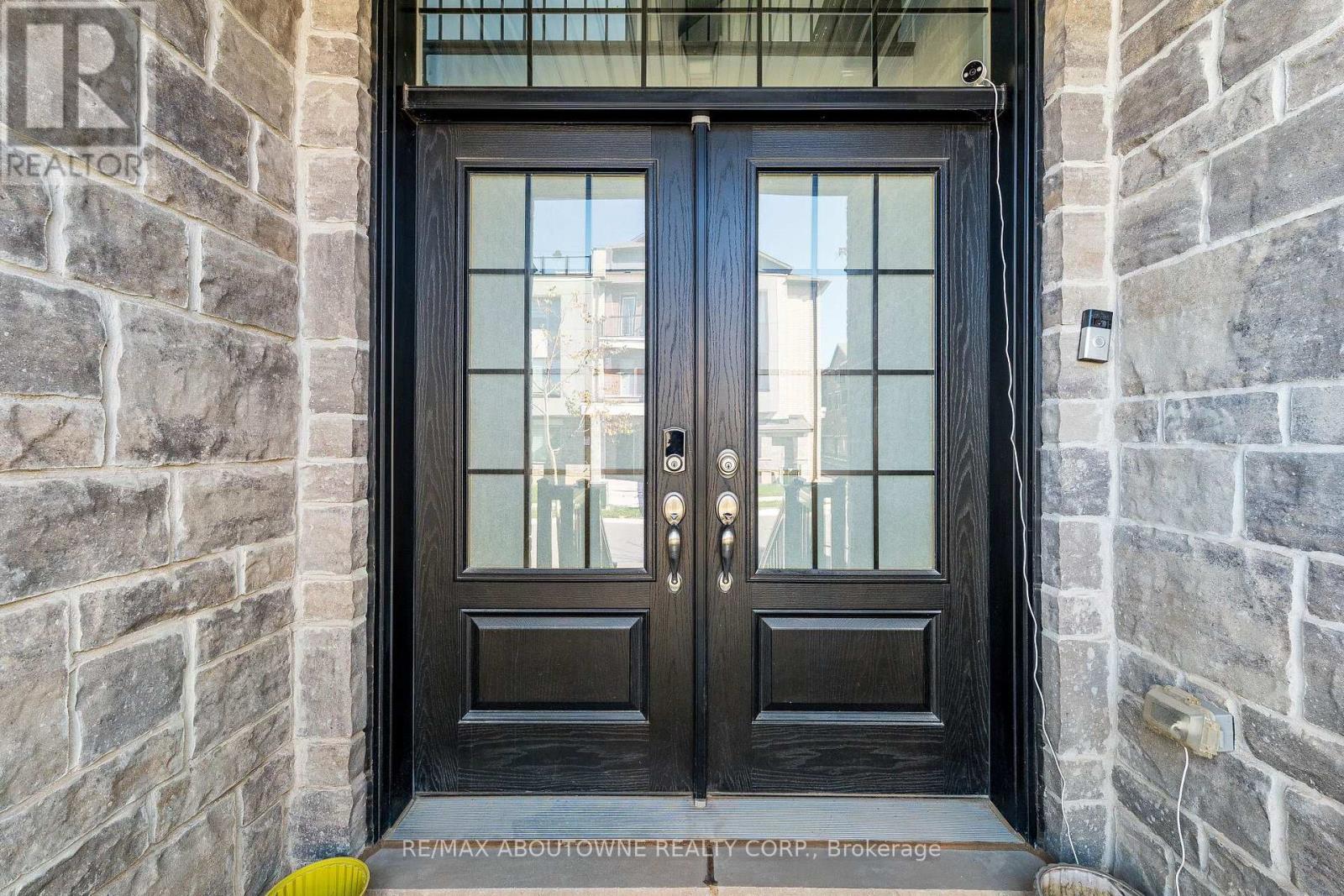 3002 Duggan Trail, Oakville, Ontario  L6H 7W9 - Photo 5 - W14111372