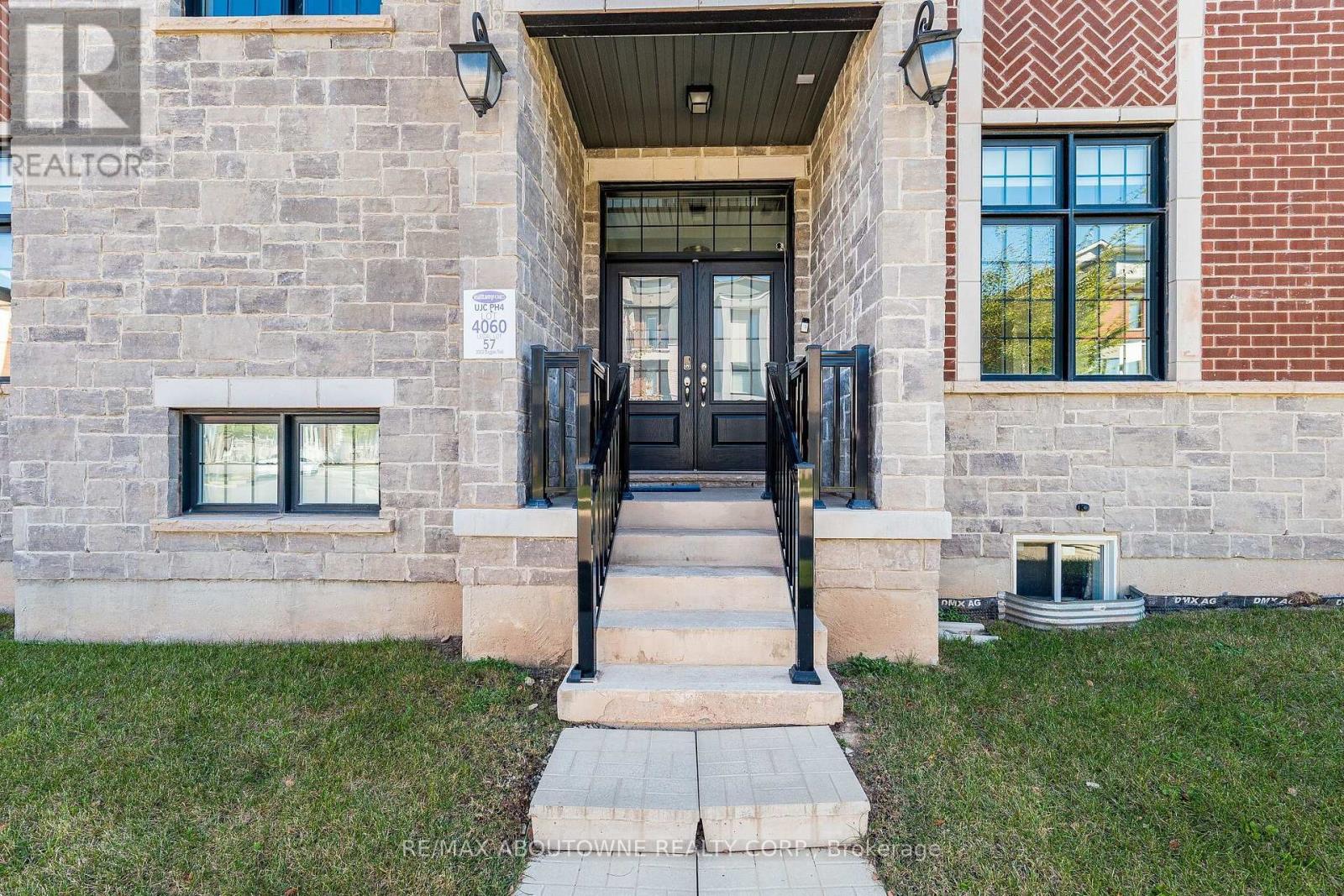 3002 Duggan Trail, Oakville, Ontario  L6H 7W9 - Photo 6 - W14111372