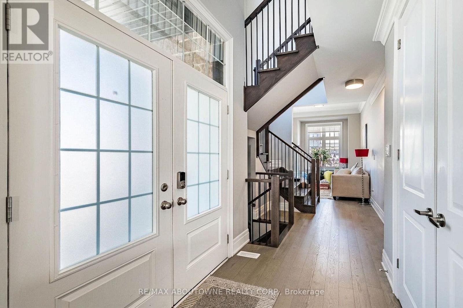 3002 Duggan Trail, Oakville, Ontario  L6H 7W9 - Photo 8 - W14111372